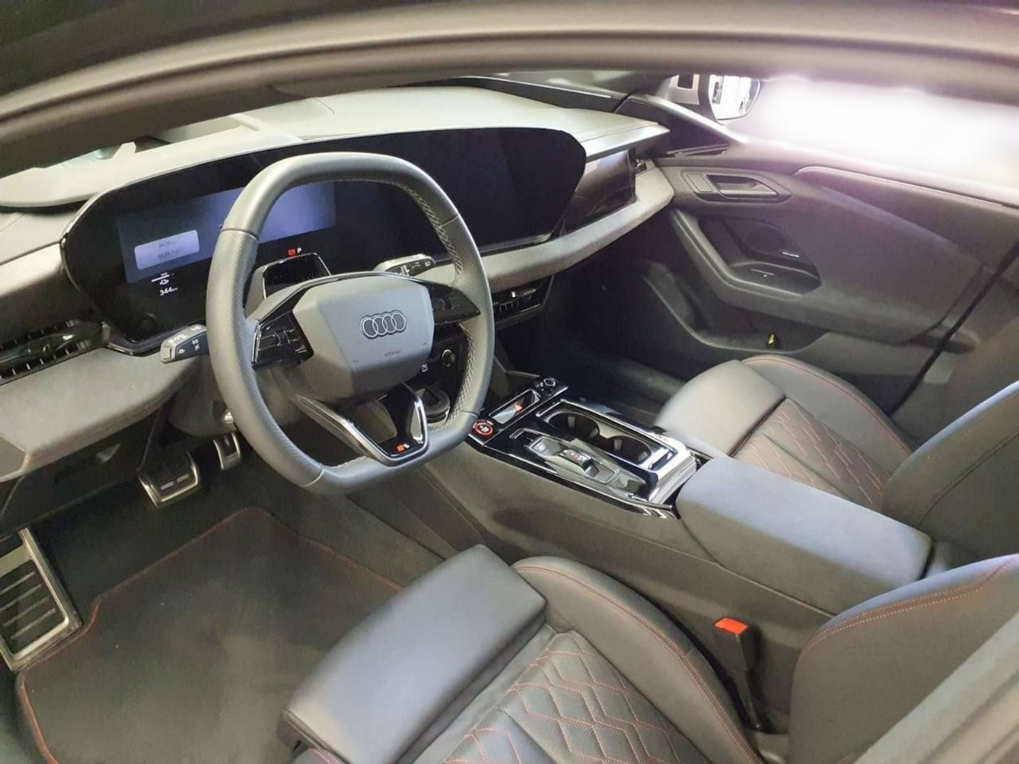 Bild über Audi S6 Avant e-tron e-tron quattro 370 kW - für weitere Informationen kontaktieren Sie den Audi Partner