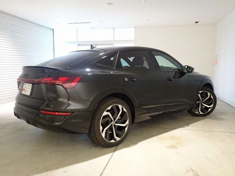 Image about Audi Q8 Sportback e-tron 55 e-tron S line
