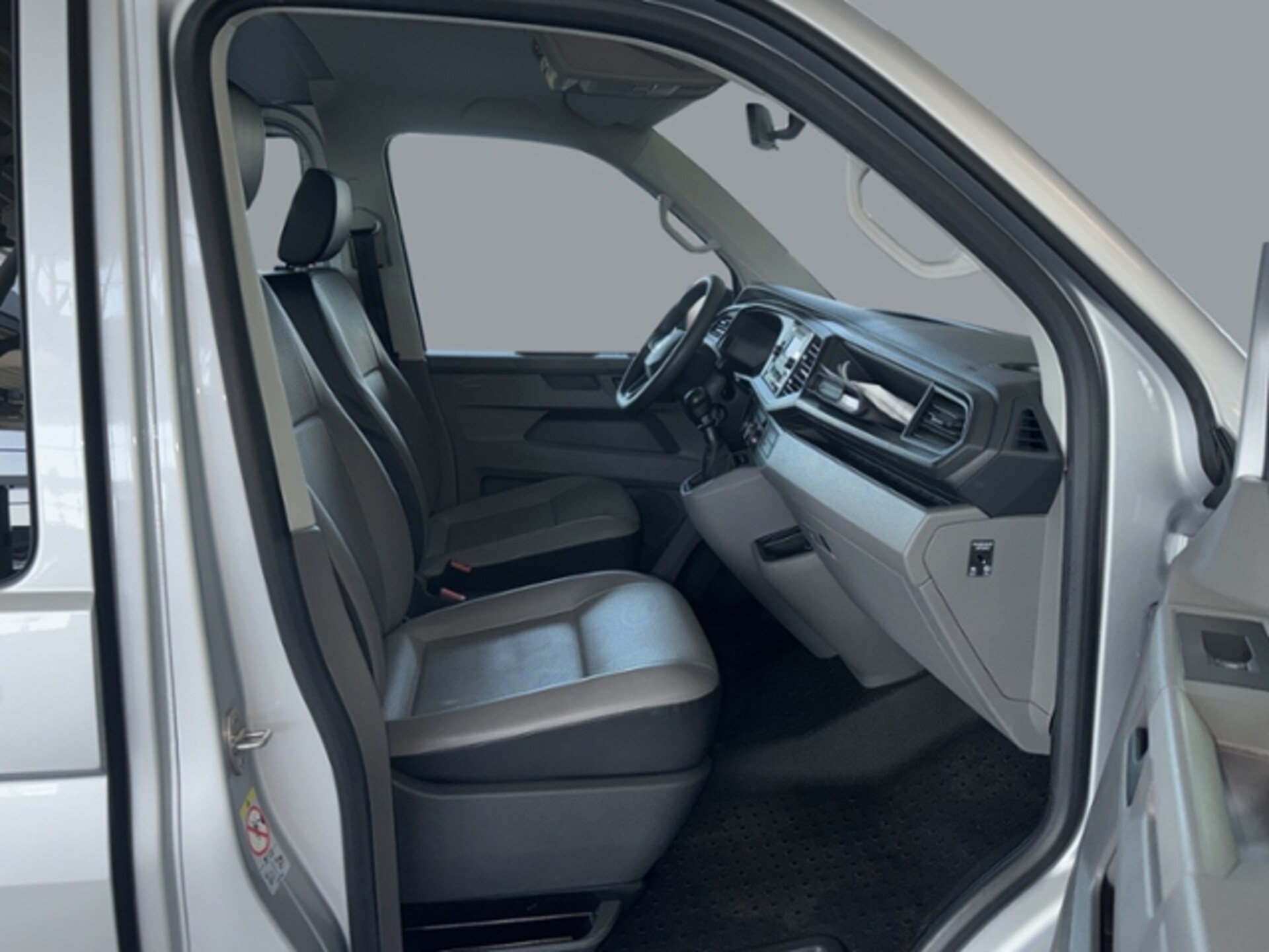 Volkswagen T6.1 Transporter Kombi langer Radstand
