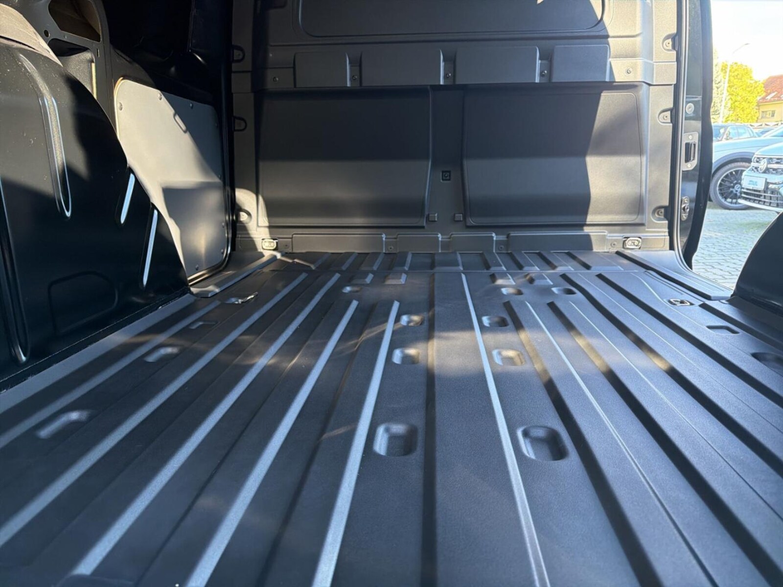 Volkswagen Caddy Cargo – Bild 10