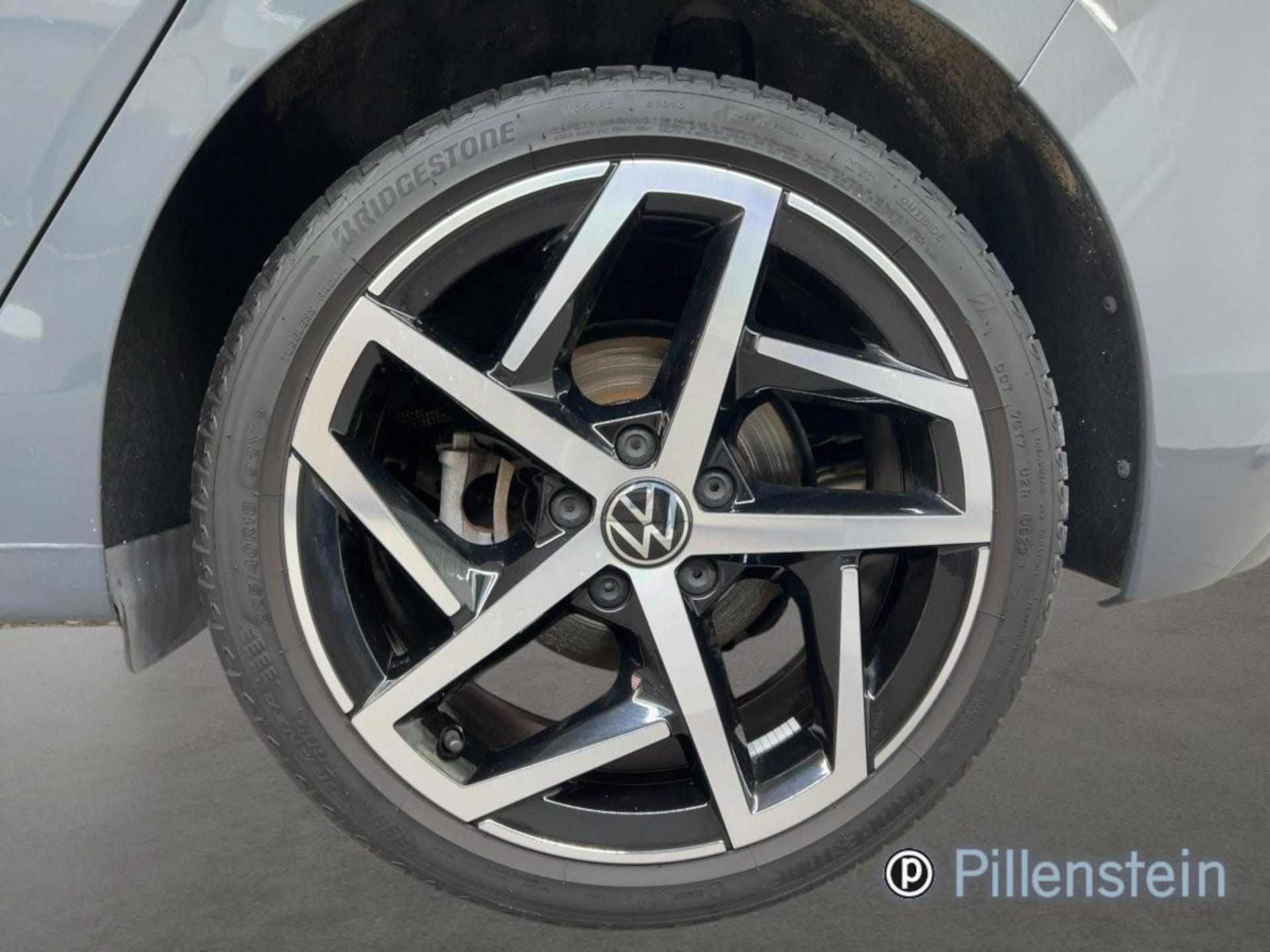 Volkswagen Golf Style