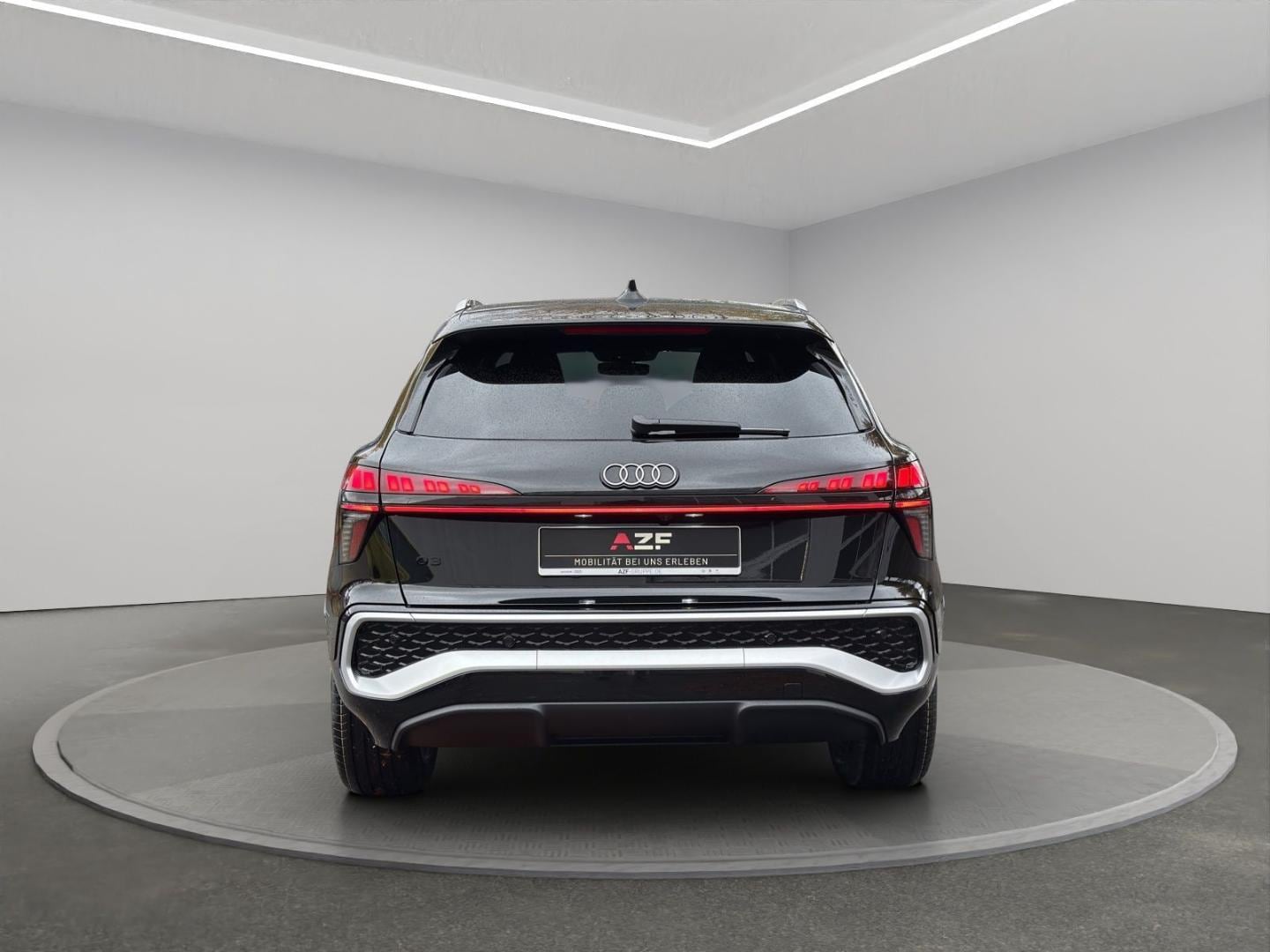 Bild über Audi Q3 SUV TFSI 110 kW S tronic - für weitere Informationen kontaktieren Sie den Audi Partner
