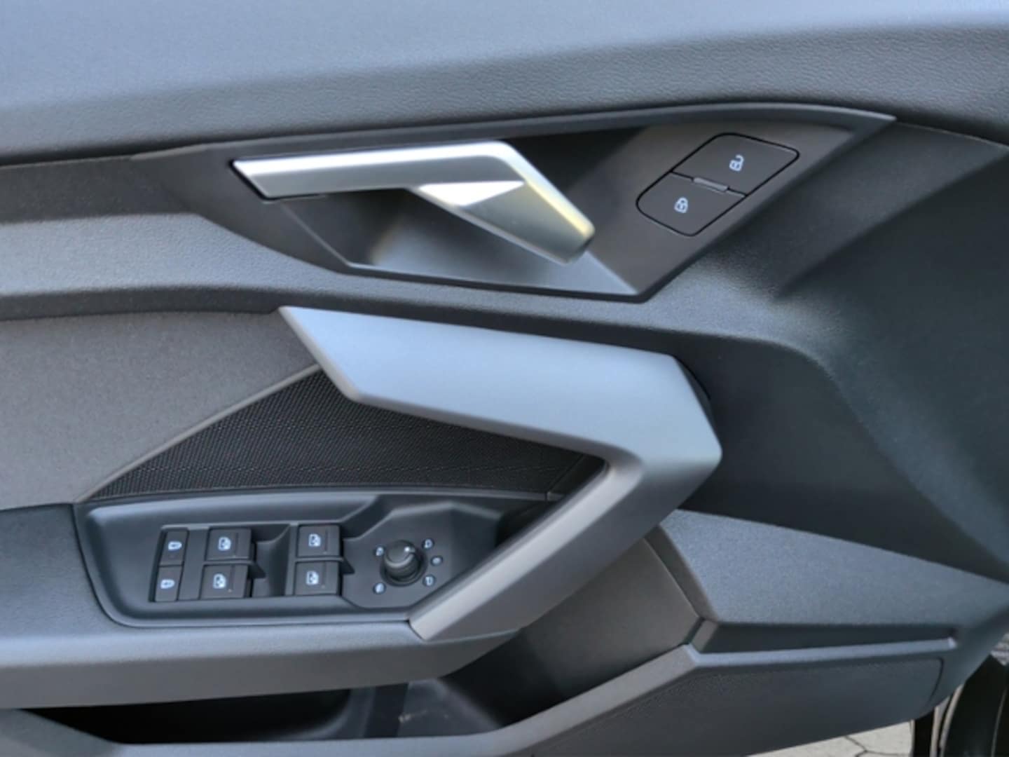 Bild über Audi A3 Sportback advanced 35 TFSI Schaltgetriebe - für weitere Informationen kontaktieren Sie den Audi Partner