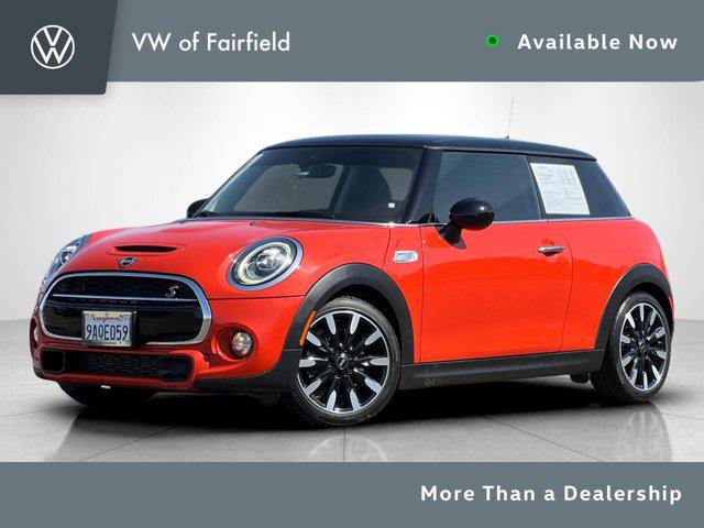 2019 MINI Hardtop Cooper S Signature's photo