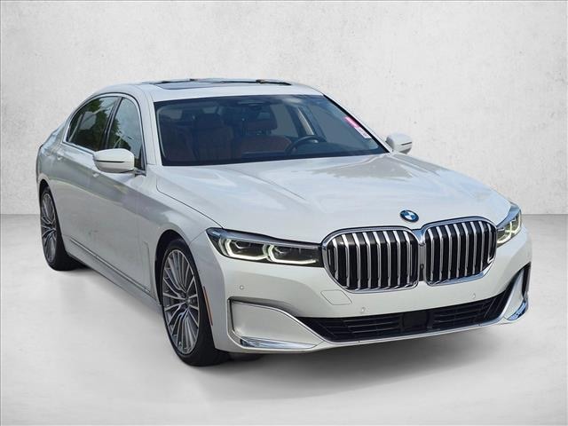 2022 BMW 740