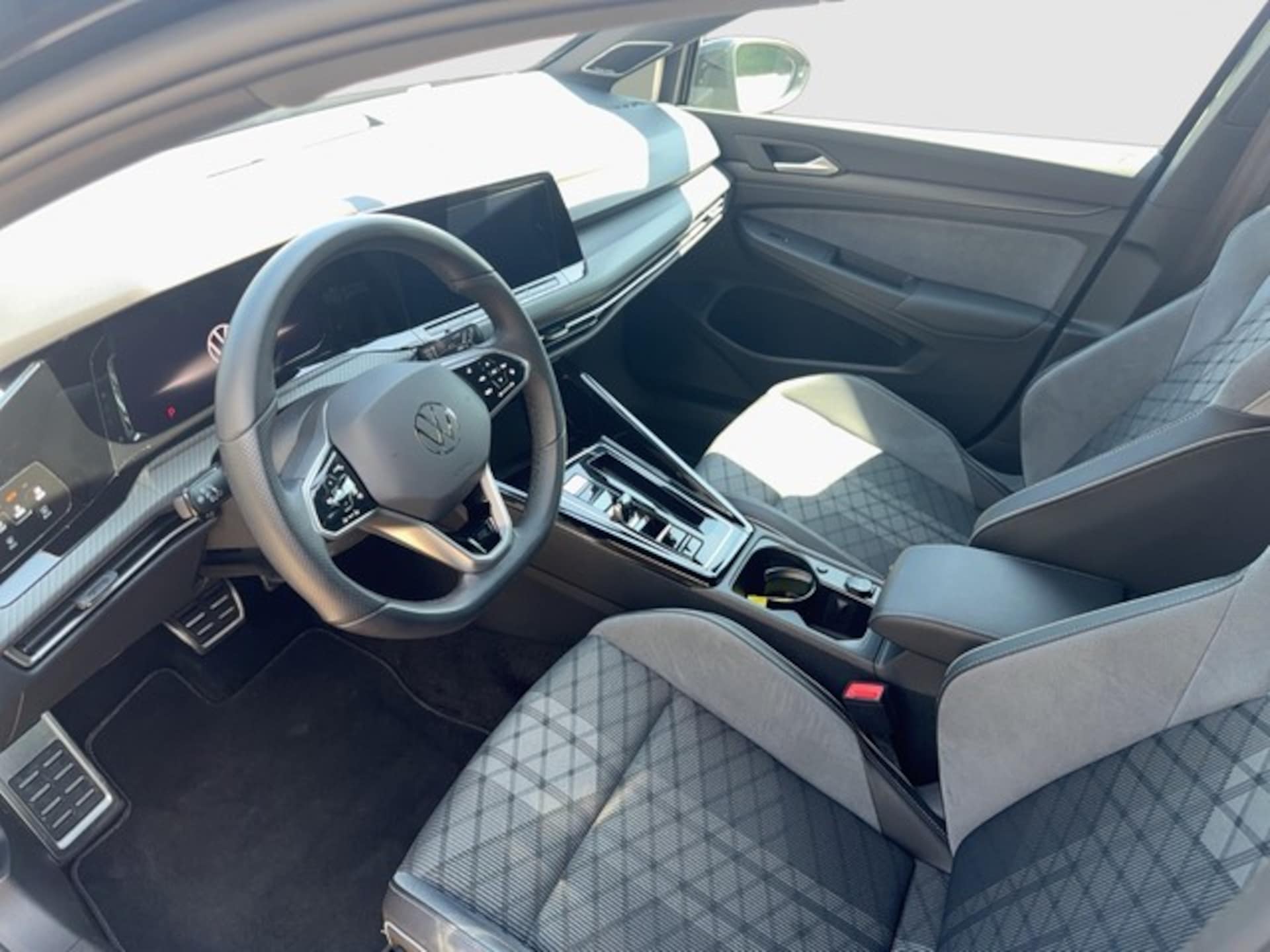 Volkswagen Golf R-Line