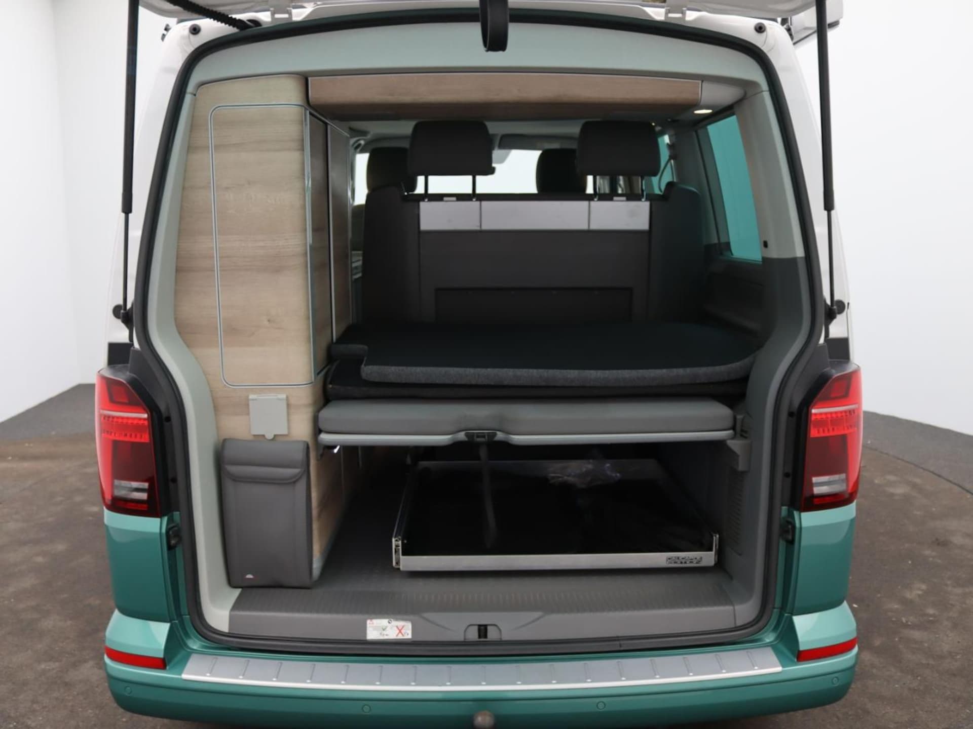 Volkswagen T6.1 California Coast