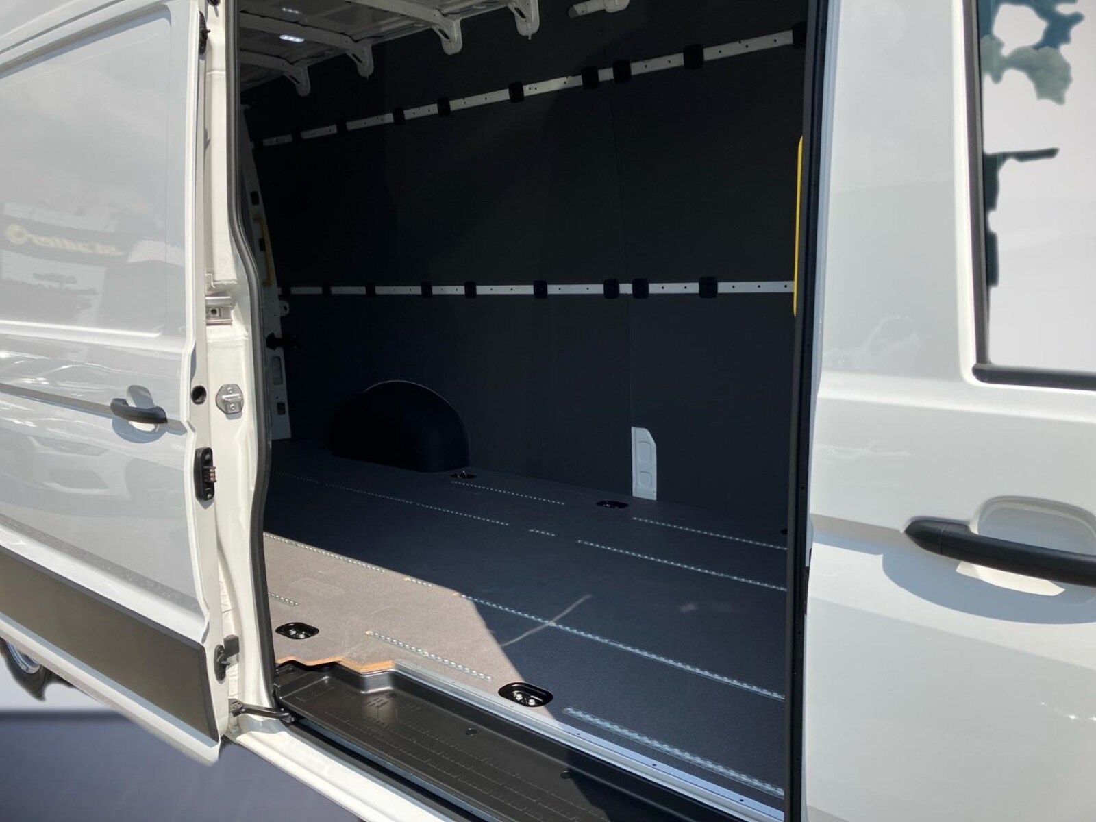 Volkswagen Crafter Kasten langer Radstand – Bild 10