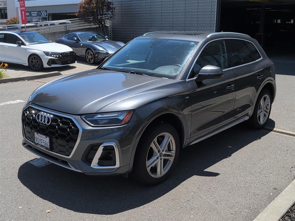 2023 Audi Q5 55 e Premium Plus's photo