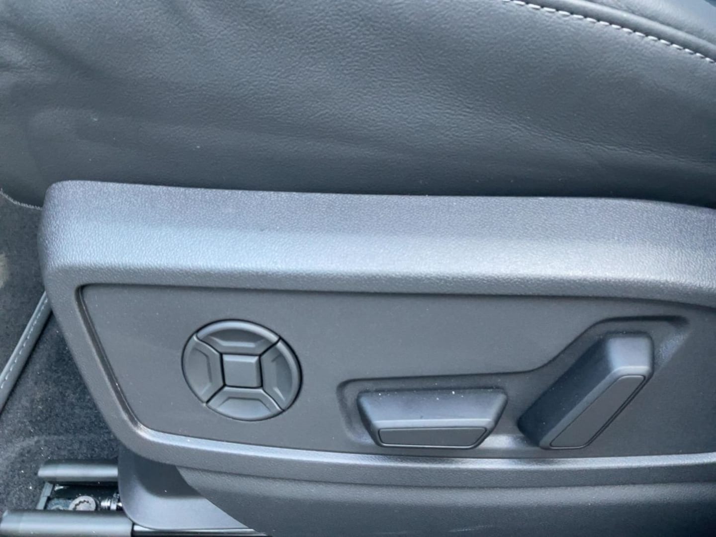 Bild über Audi Q5 SUV e-hybrid e-hybrid quattro 220 kW S tronic - für weitere Informationen kontaktieren Sie den Audi Partner