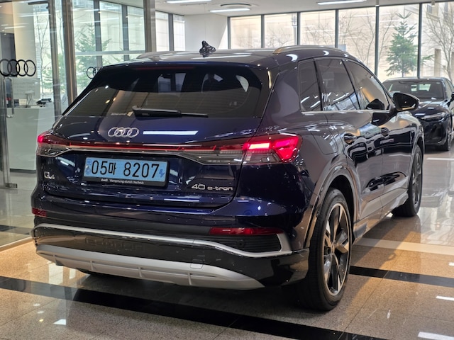 Audi Q4 e-tron 40 Premium 150, 00 kW 3