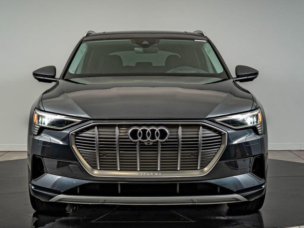 Used 2019 Audi e-tron Prestige with VIN WA1VAAGEXKB025158 for sale in Wichita, KS