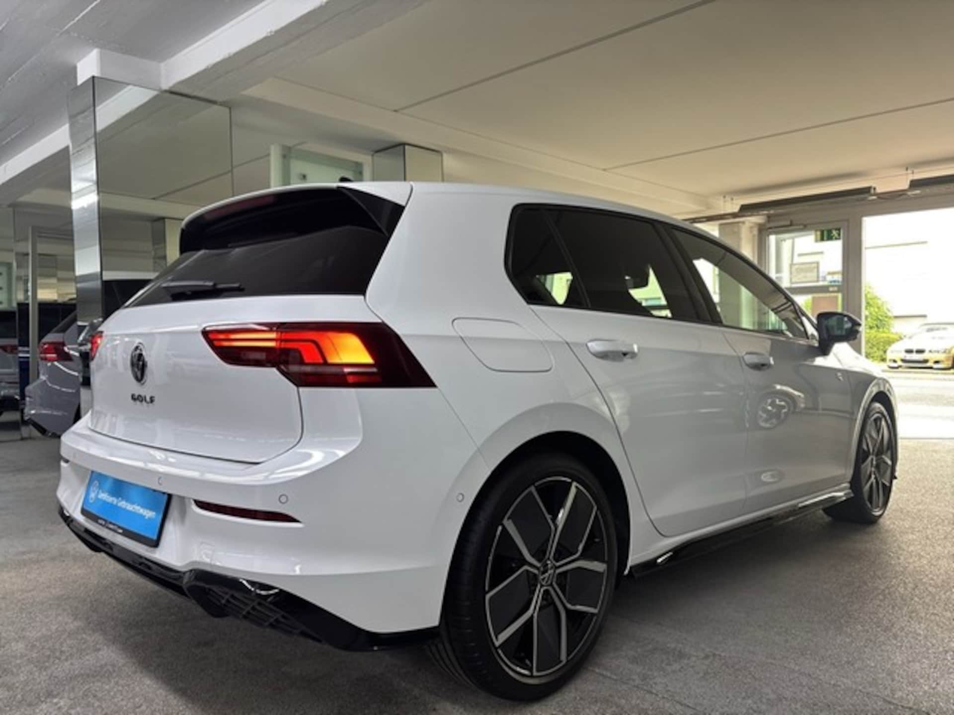 Volkswagen Golf R-Line