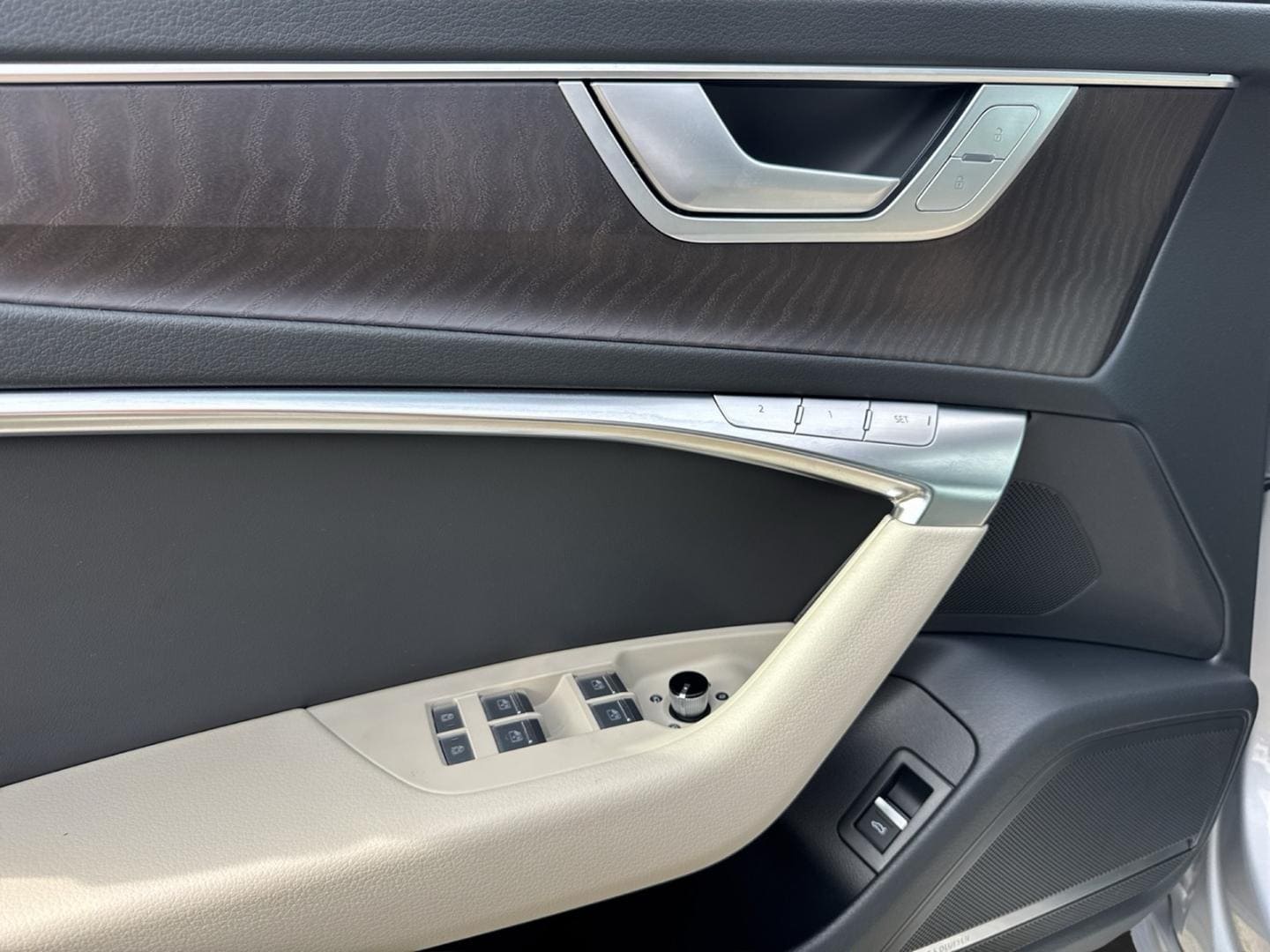 Bild über Audi A6 allroad quattro 50 TDI quattro tiptronic - für weitere Informationen kontaktieren Sie den Audi Partner