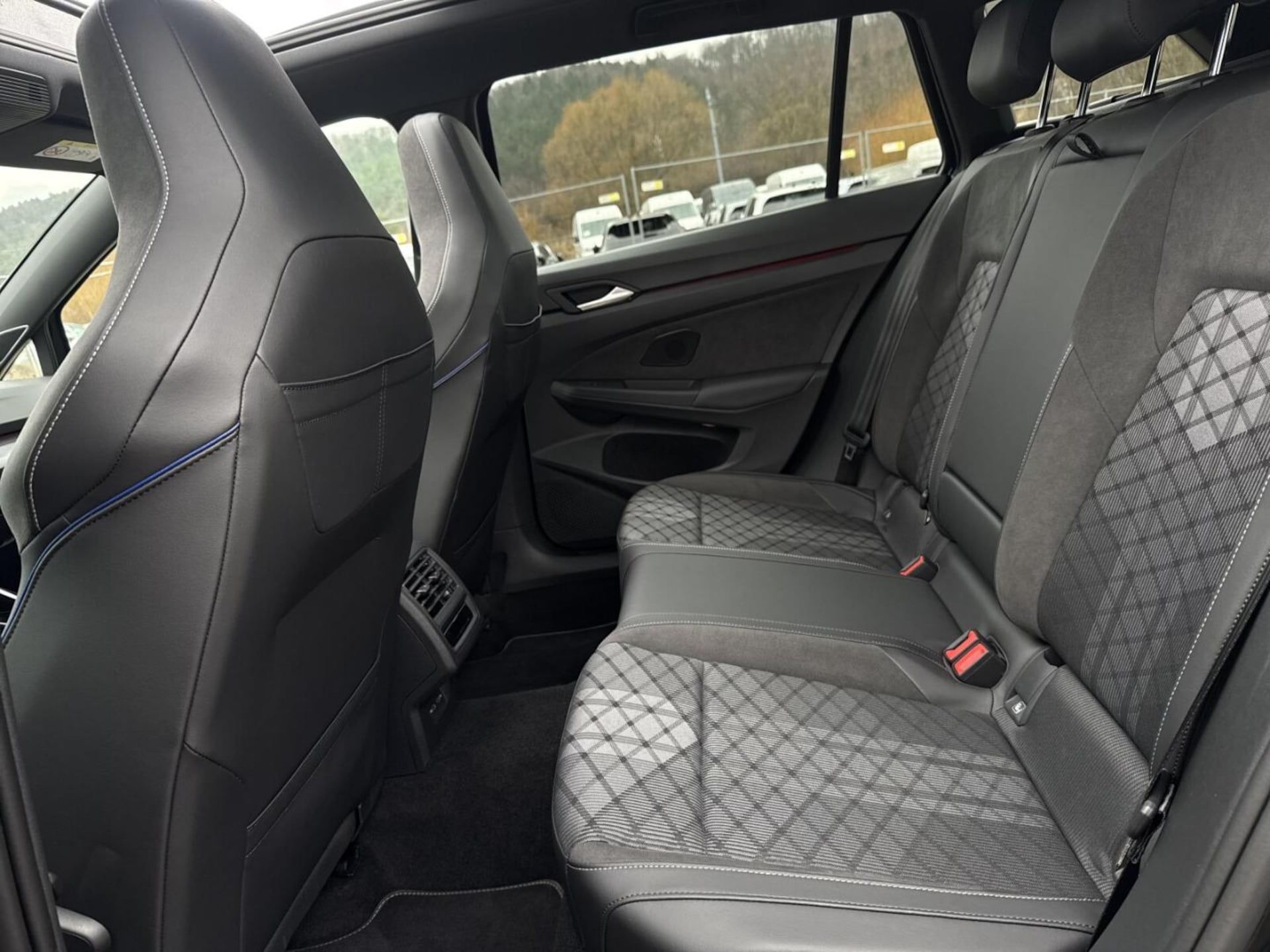 Volkswagen Golf Variant R-Line