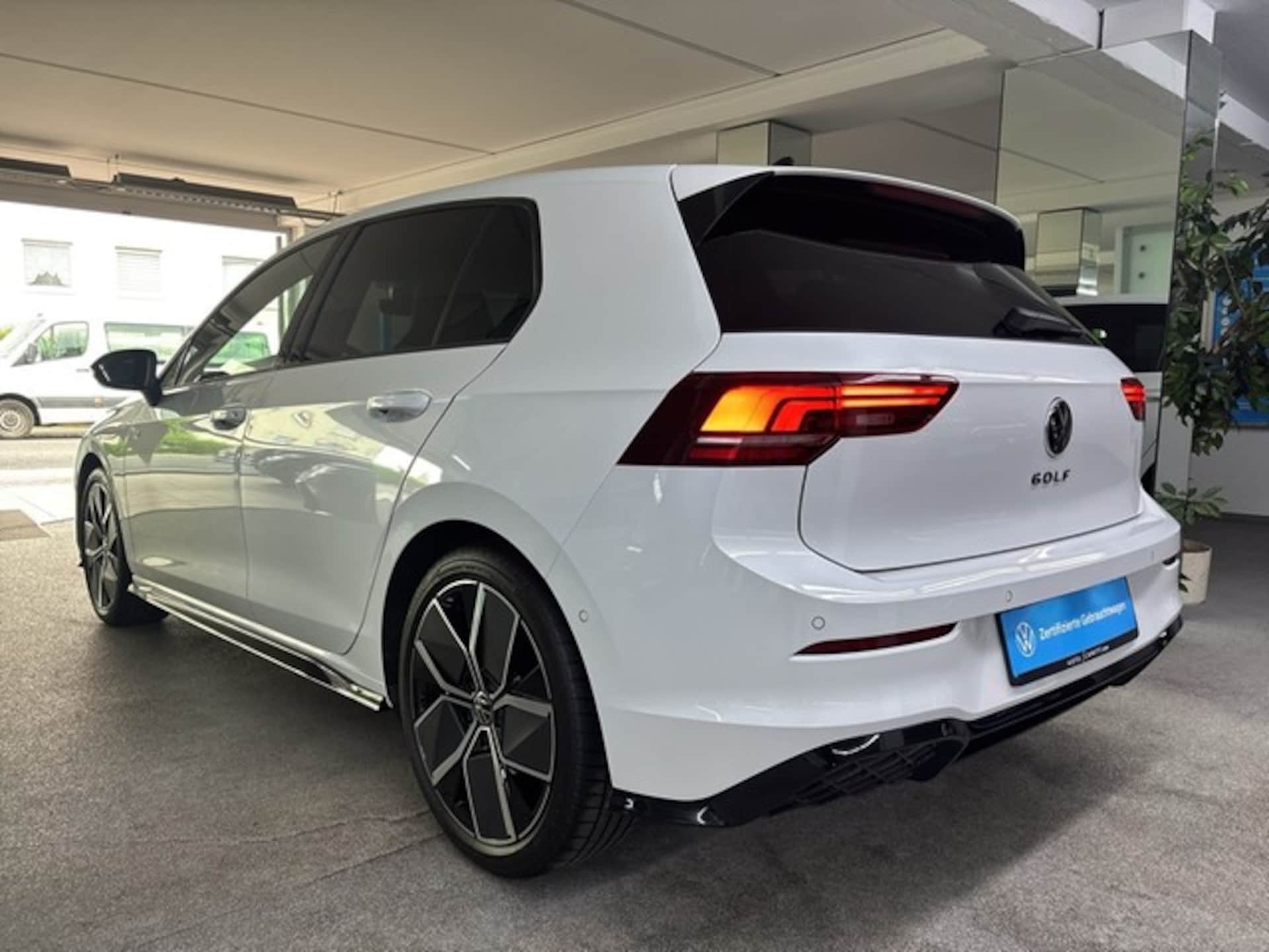 Volkswagen Golf R-Line