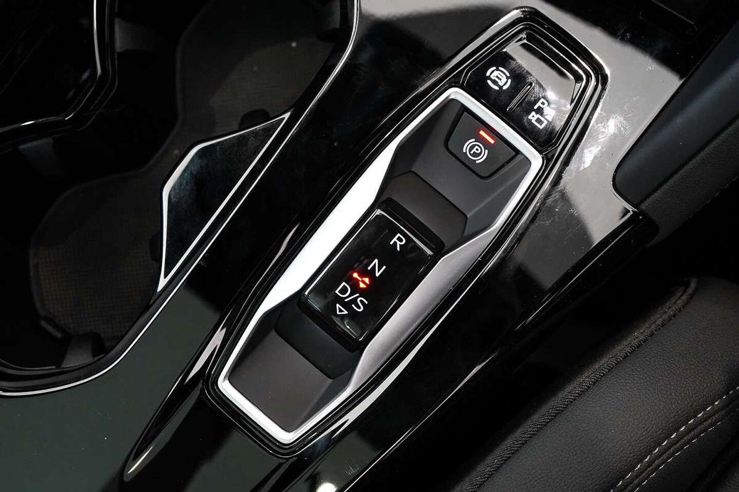 Image about Audi Q5 SUV TDI quattro 150 kW sport
