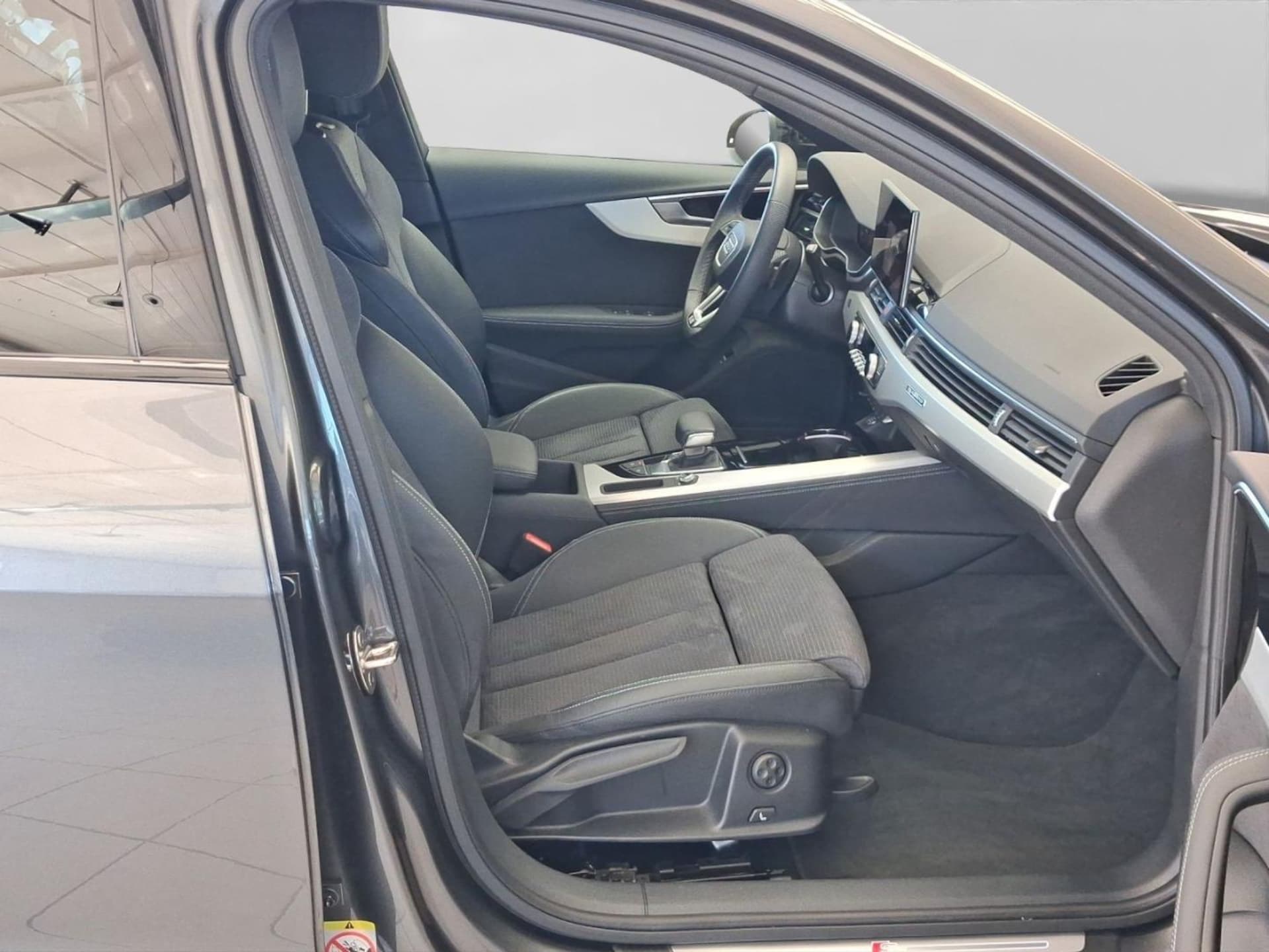 Audi A4 Avant S line