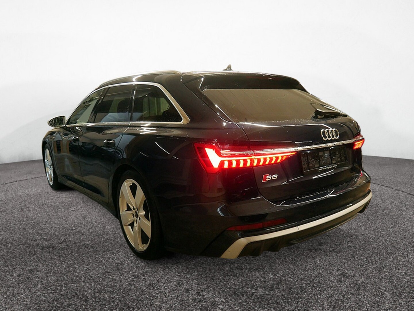 Bild über Audi S6 Avant TDI quattro tiptronic - für weitere Informationen kontaktieren Sie den Audi Partner