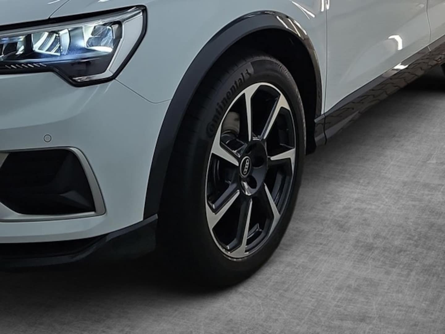 Bild über Audi Q3 TDI 110 kW S tronic - für weitere Informationen kontaktieren Sie den Audi Partner