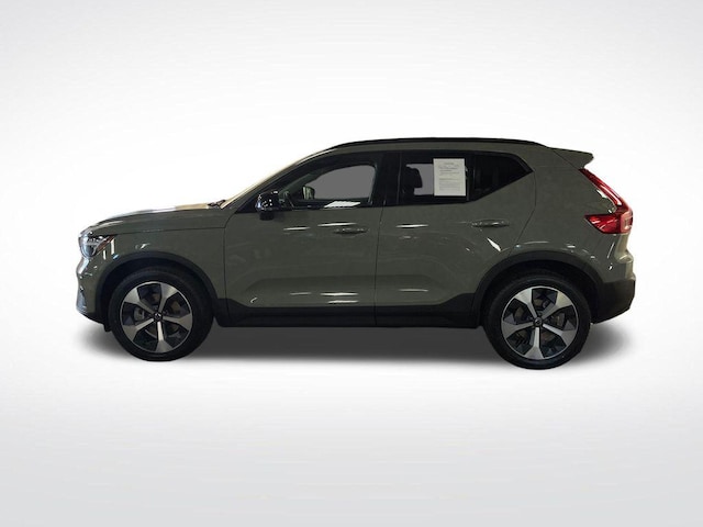 2025 Volvo XC40