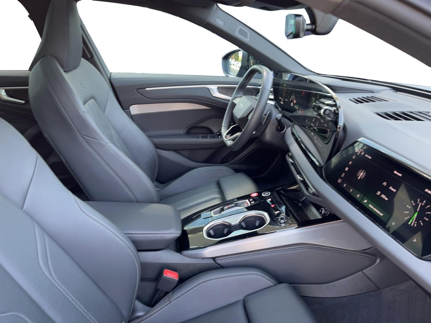 Bild über Audi A6 Avant TDI quattro 150 kW S tronic - für weitere Informationen kontaktieren Sie den Audi Partner