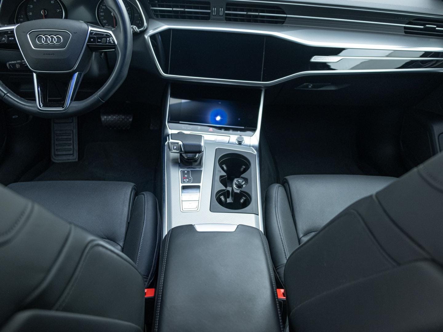 Bild über Audi A6 Avant design 45 TFSI quattro S tronic - für weitere Informationen kontaktieren Sie den Audi Partner