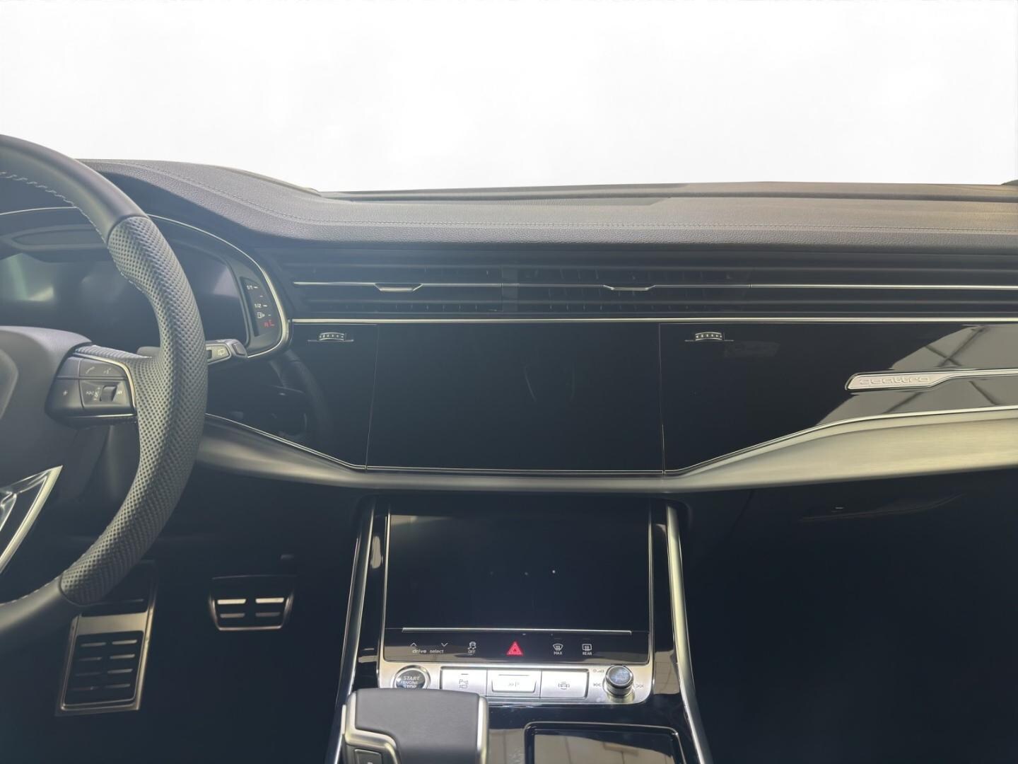 Bild über Audi Q8 SUV TFSI e S line business TFSI e quattro 290 kW tiptronic - für weitere Informationen kontaktieren Sie den Audi Partner
