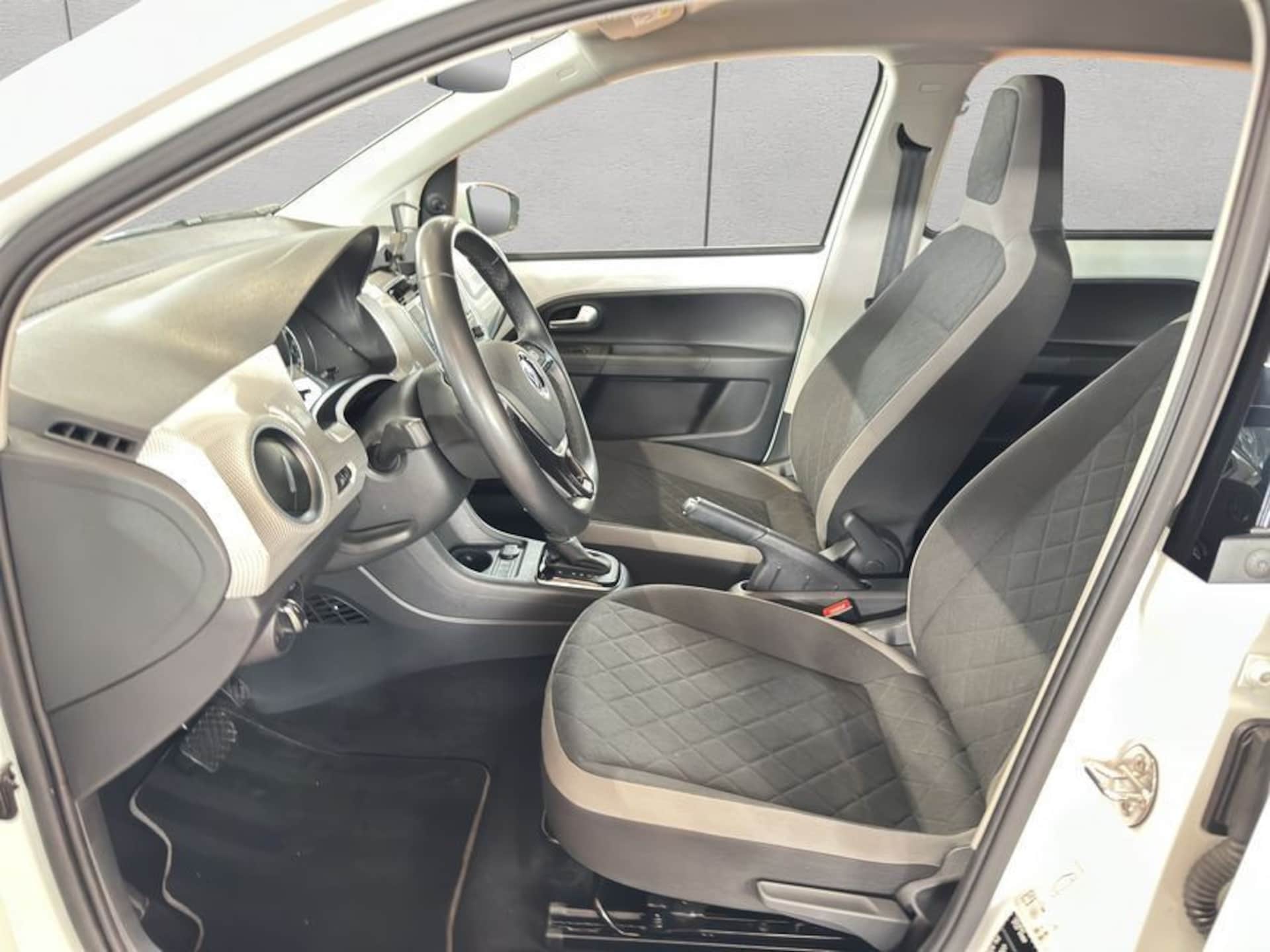 Volkswagen e-up! Style "Plus"