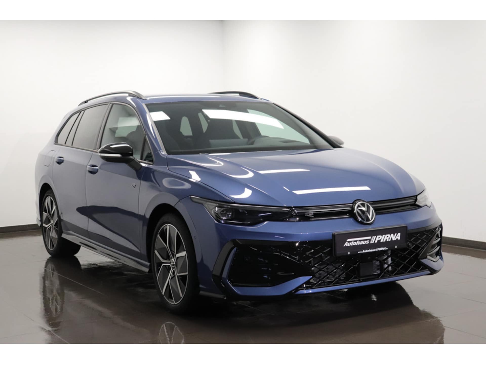 Volkswagen Golf Variant R-Line