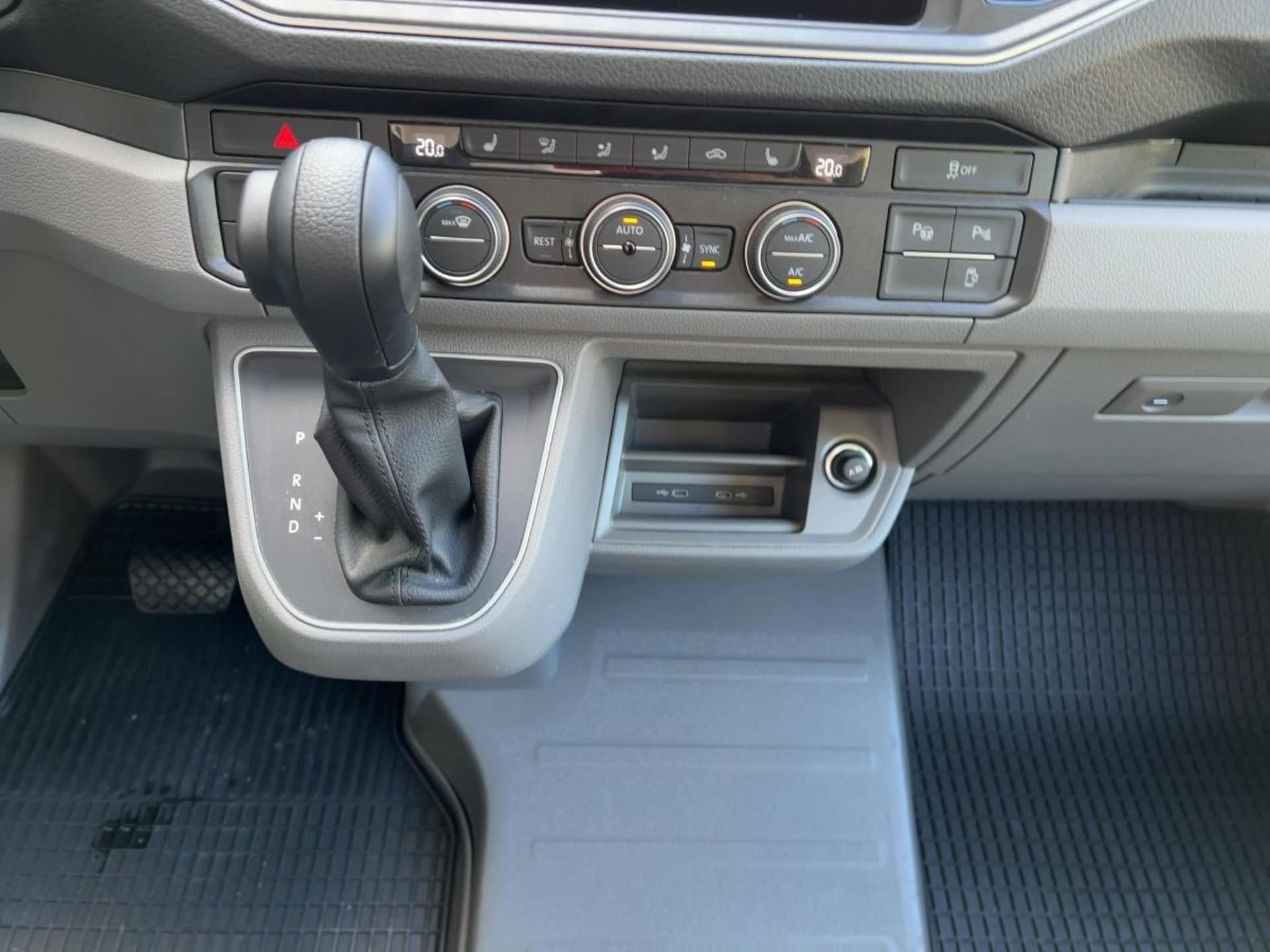 Volkswagen Grand California 680