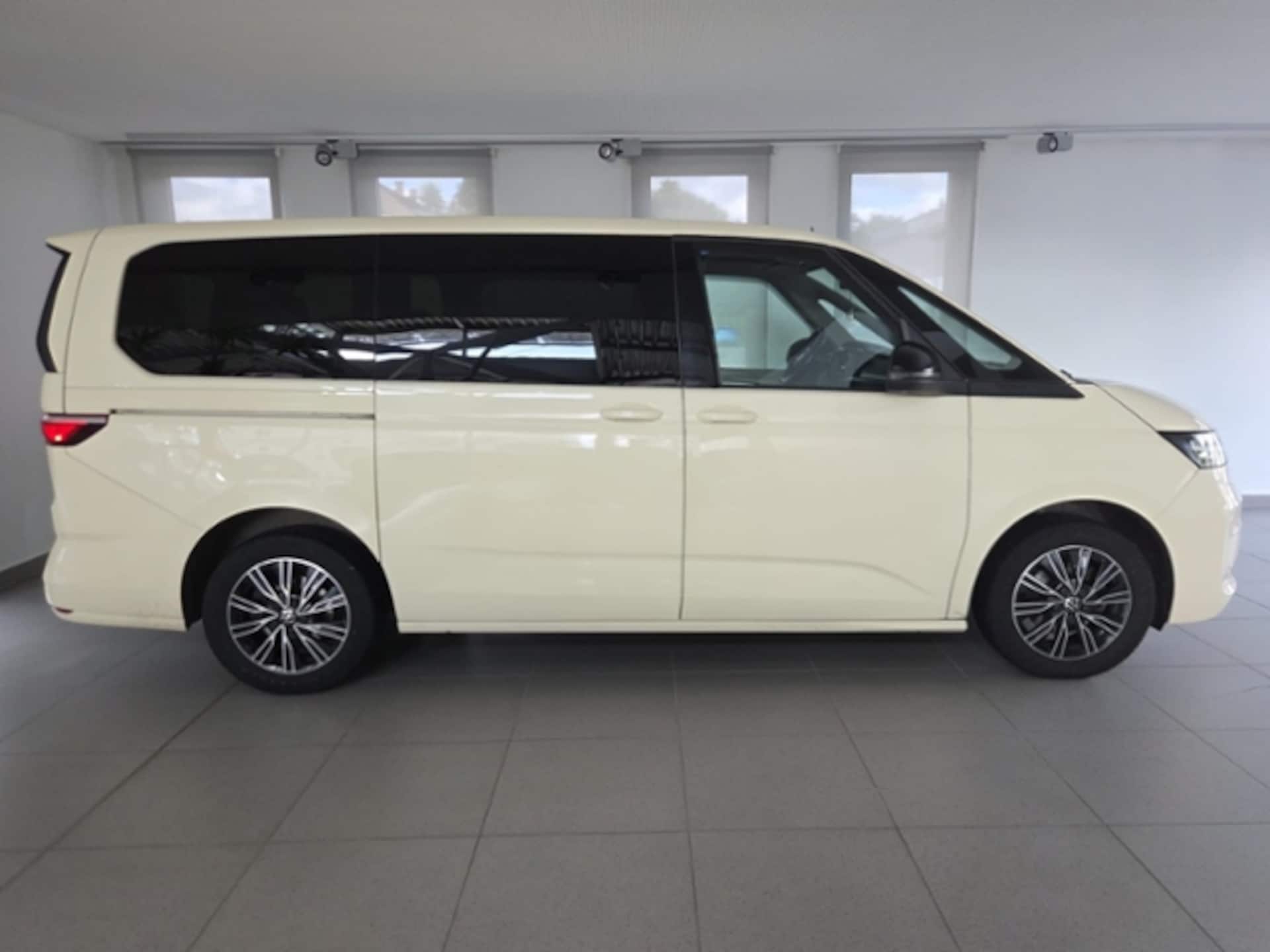 Volkswagen Multivan Langversion Basis-Modell