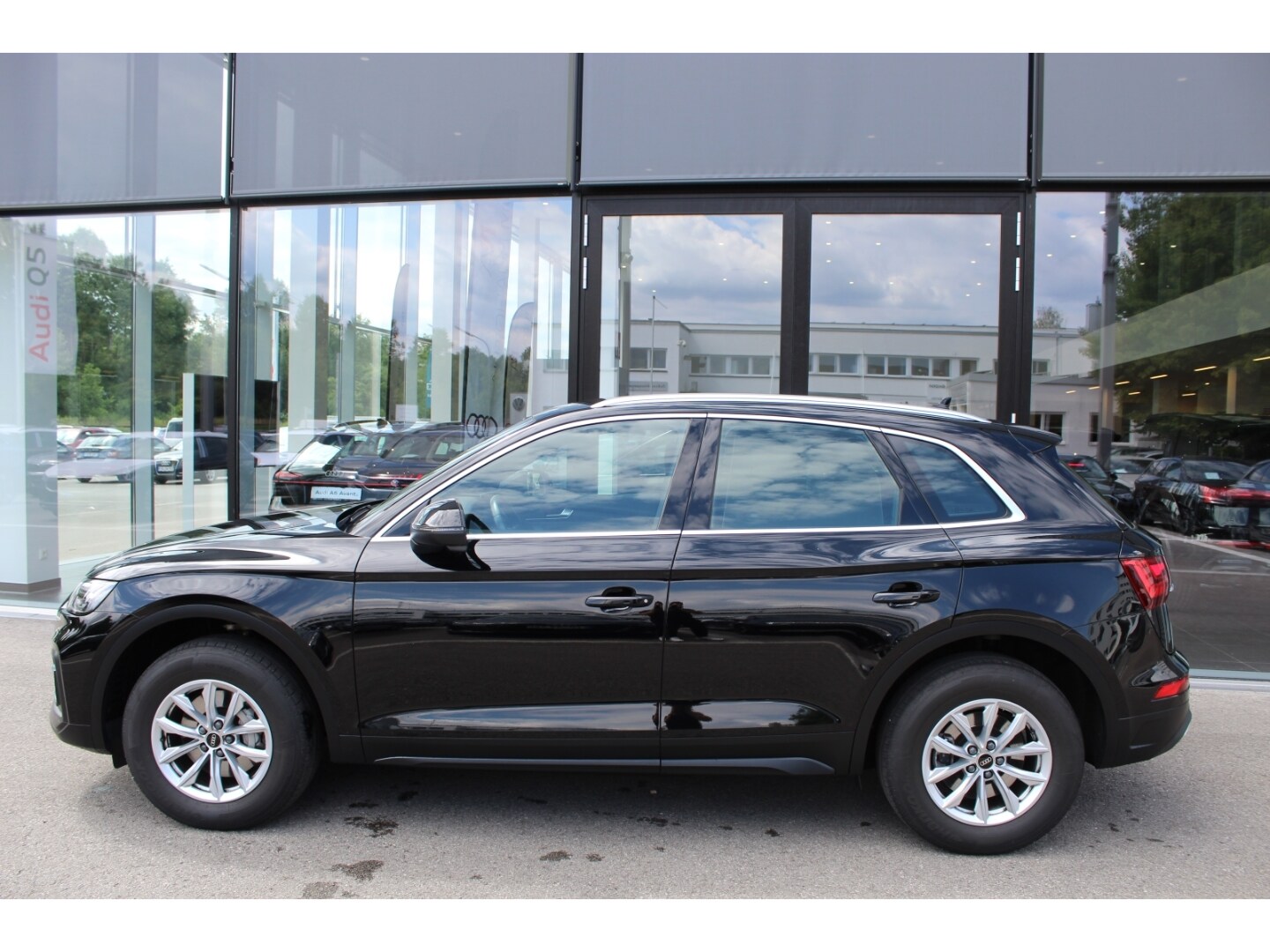 Image about Audi Q5 40 TDI quattro S tronic