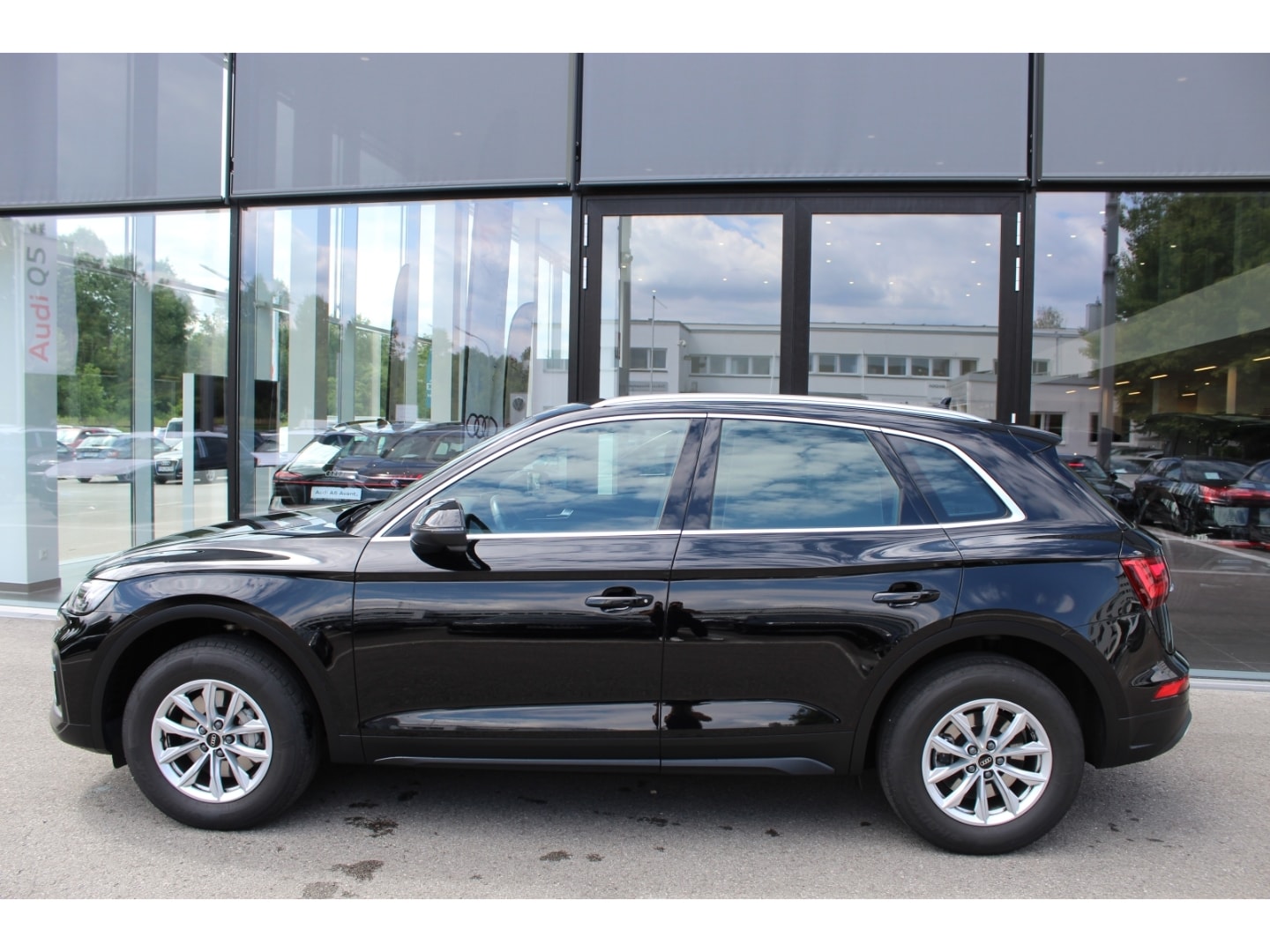 Image about Audi Q5 40 TDI quattro S tronic