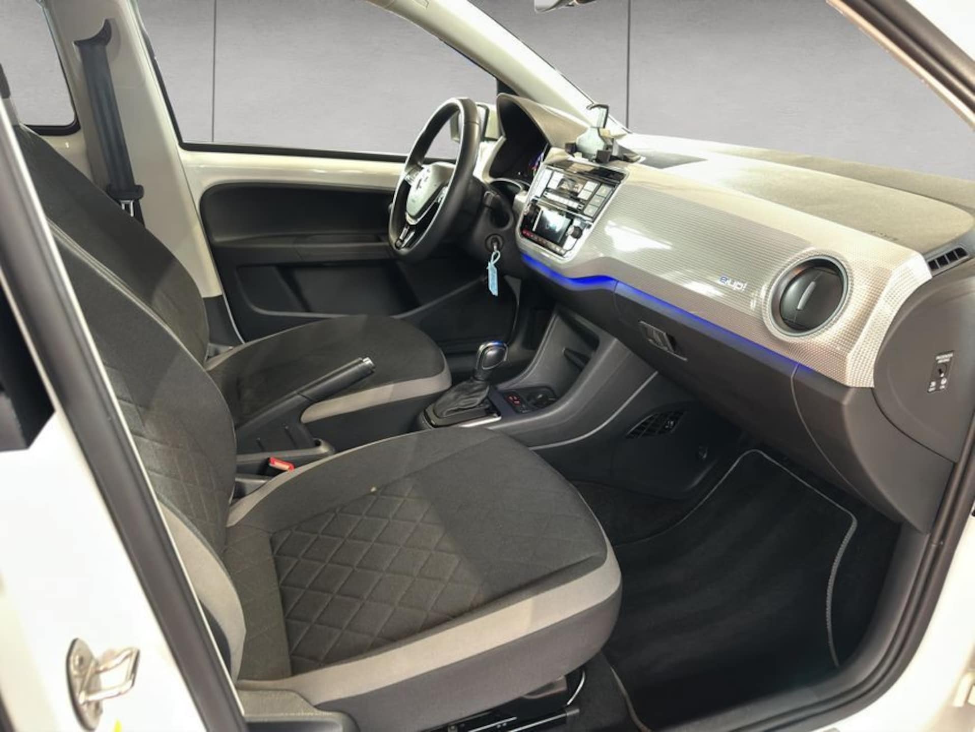 Volkswagen e-up! Style "Plus"