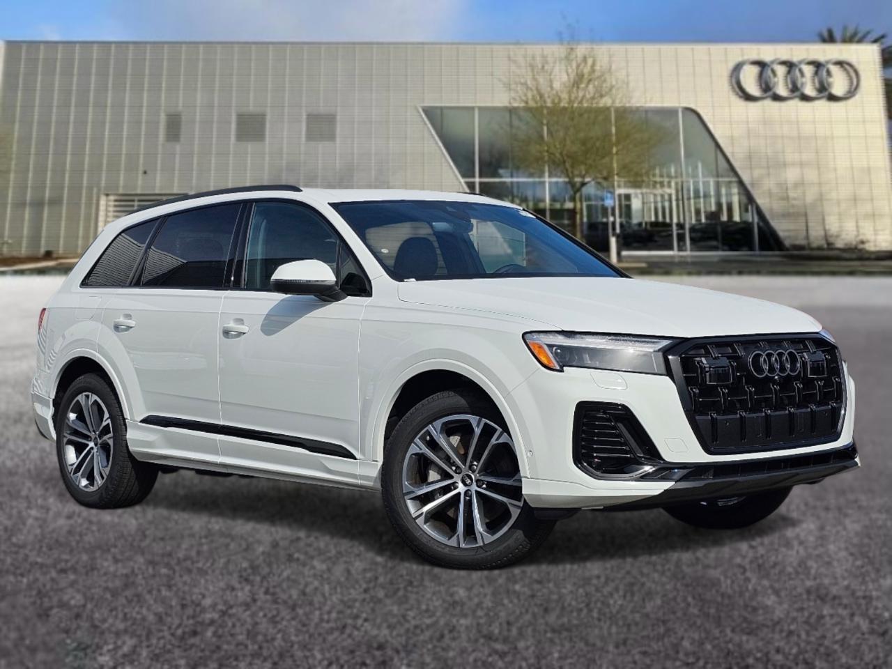 2026 Audi Q7 45 Premium quattro Tiptronic's photo