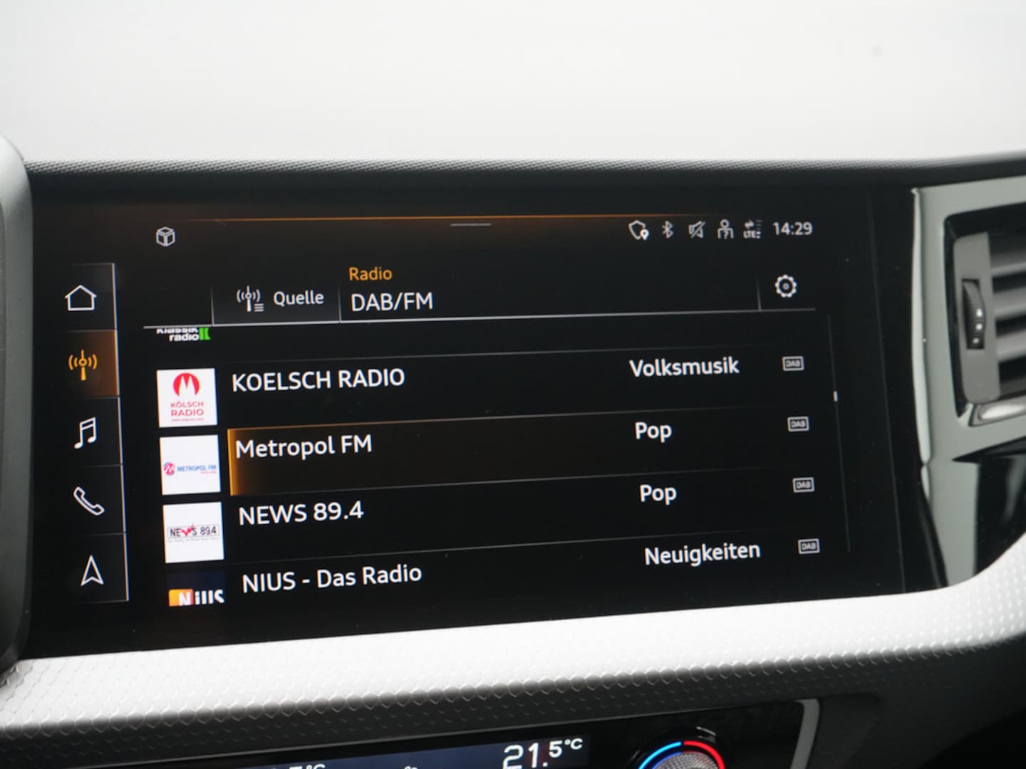 Bild über Audi A1 Sportback S line 35 TFSI S tronic - für weitere Informationen kontaktieren Sie den Audi Partner