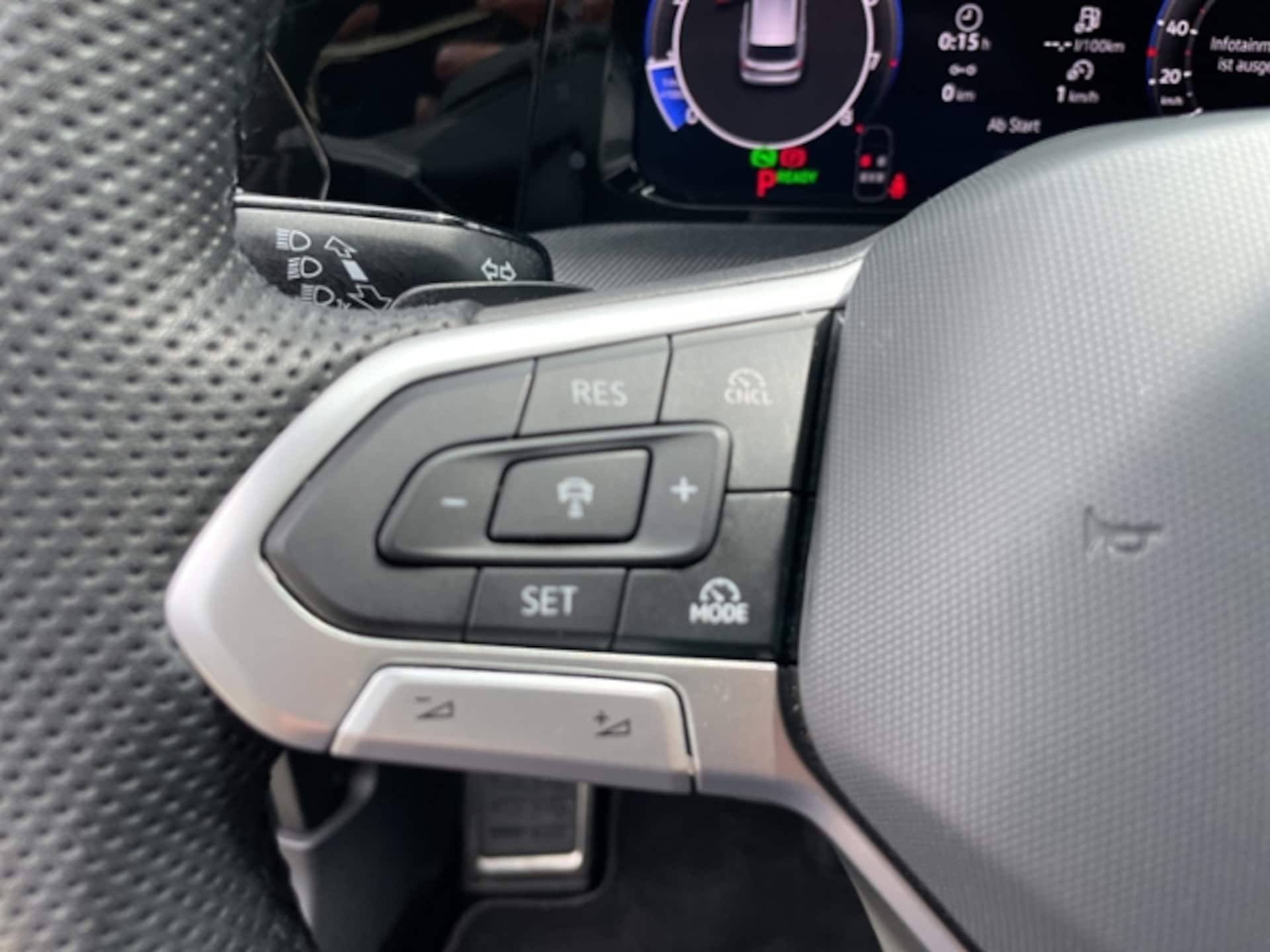 Volkswagen Golf Variant R-Line