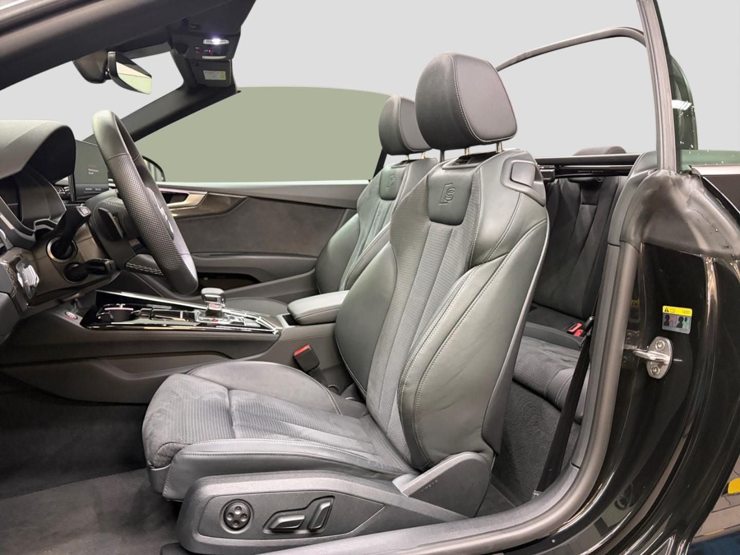 Bild über Audi S5 Cabriolet TFSI quattro tiptronic - für weitere Informationen kontaktieren Sie den Audi Partner