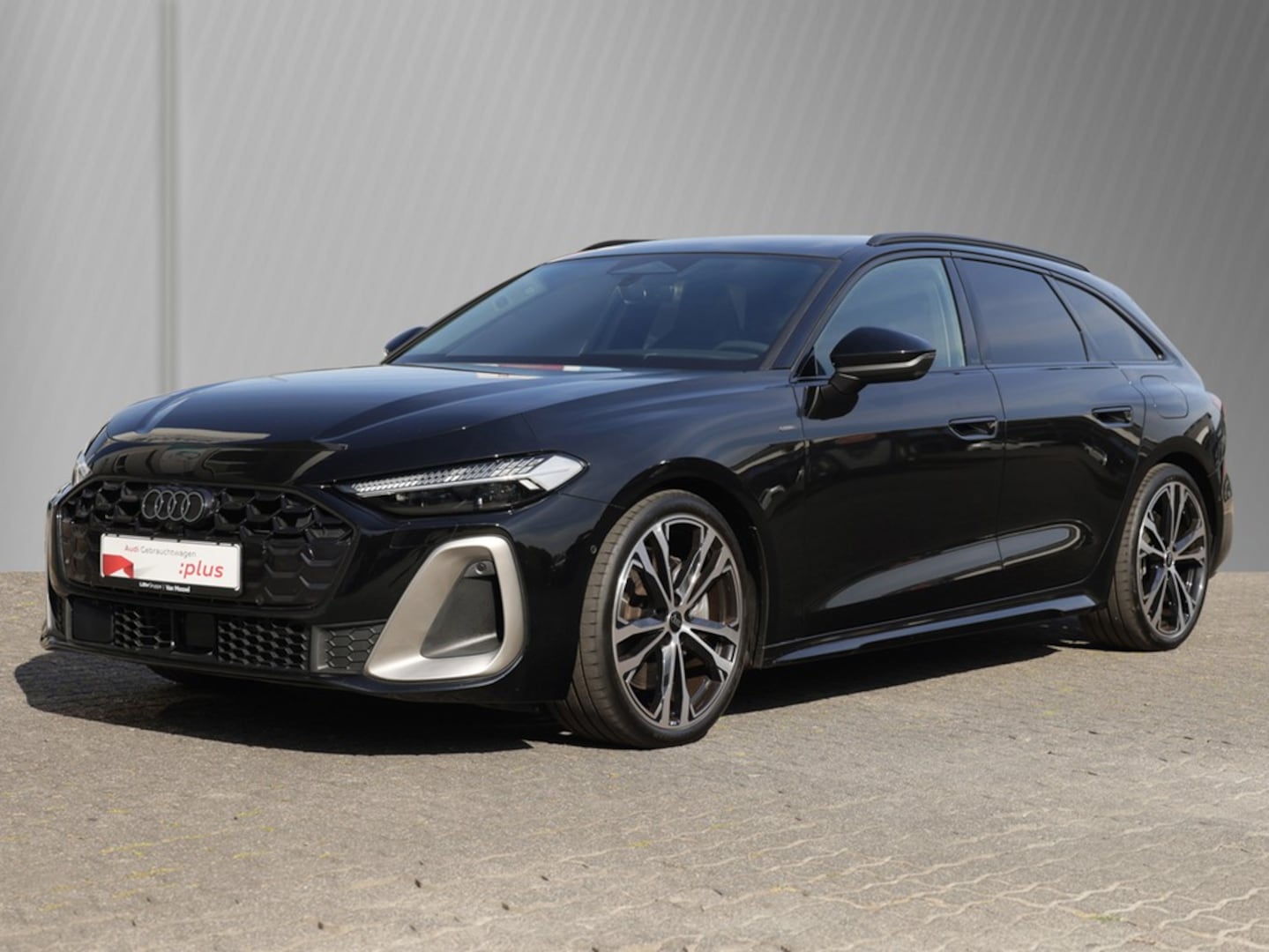 Bild über Audi A5 Avant e-hybrid e-hybrid quattro 220 kW S tronic - für weitere Informationen kontaktieren Sie den Audi Partner