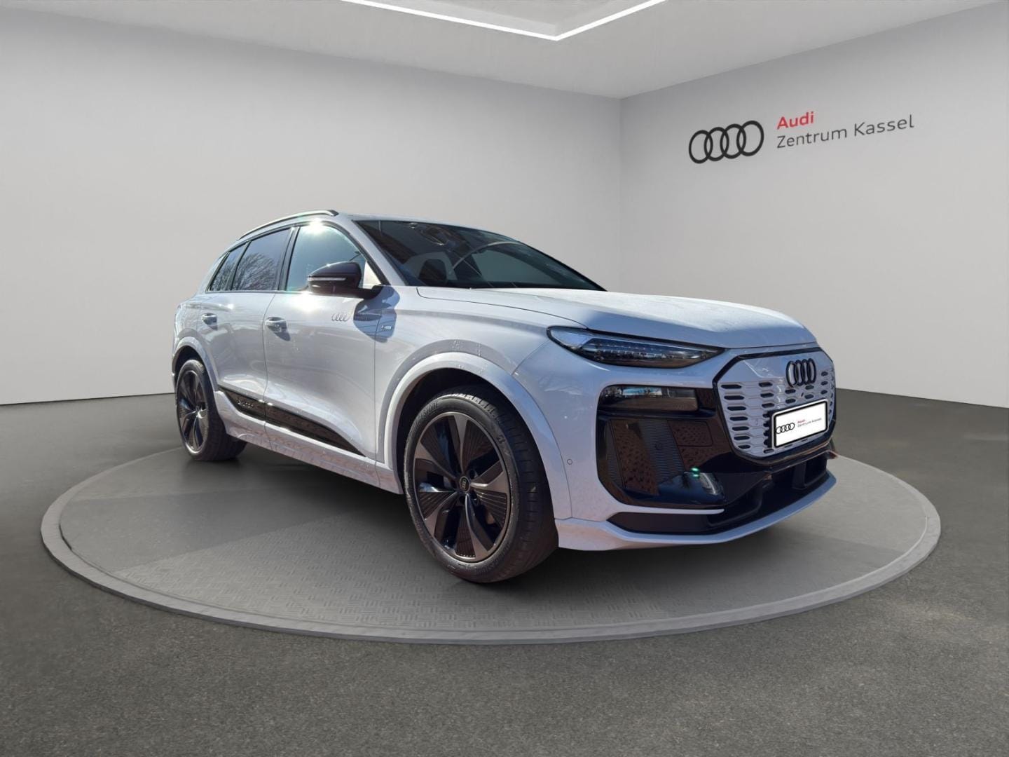Bild über Audi Q6 SUV e-tron e-tron quattro - für weitere Informationen kontaktieren Sie den Audi Partner
