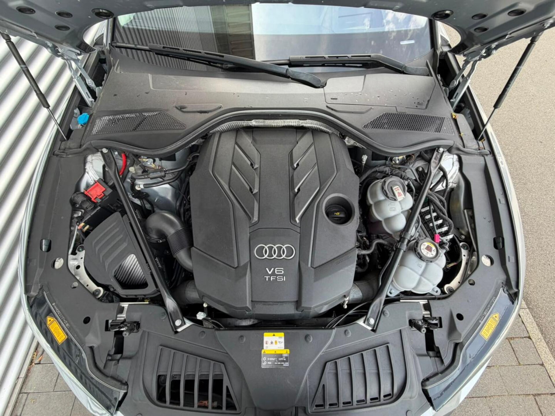Audi A8 TFSI e