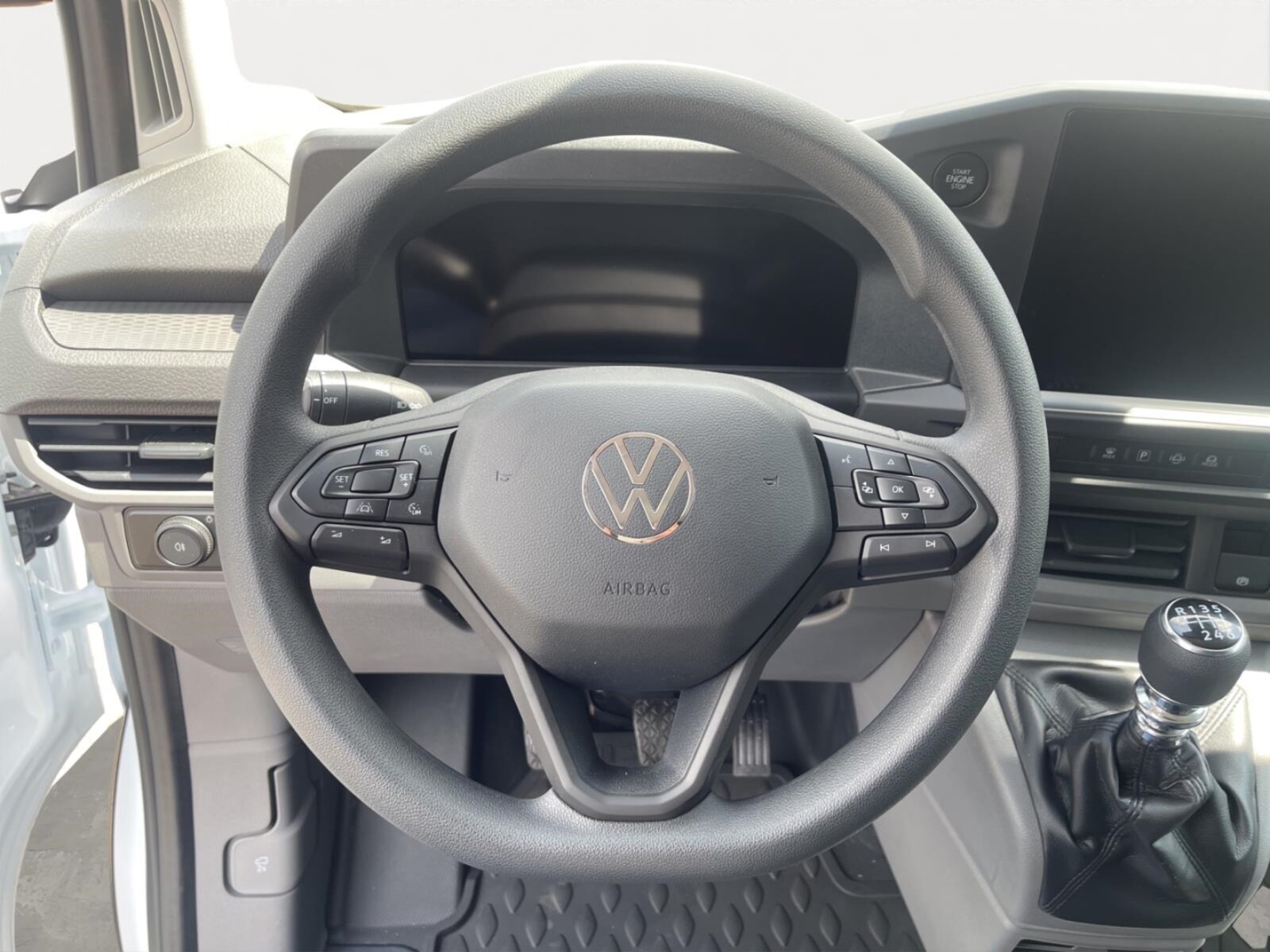 Volkswagen Transporter Kasten kurzer Radstand – Bild 11