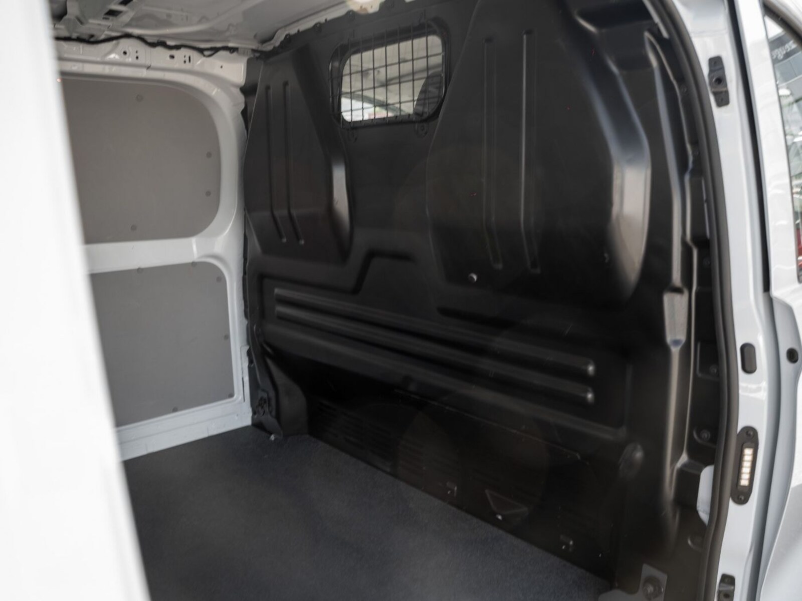 Volkswagen Transporter Kasten kurzer Radstand – Bild 27