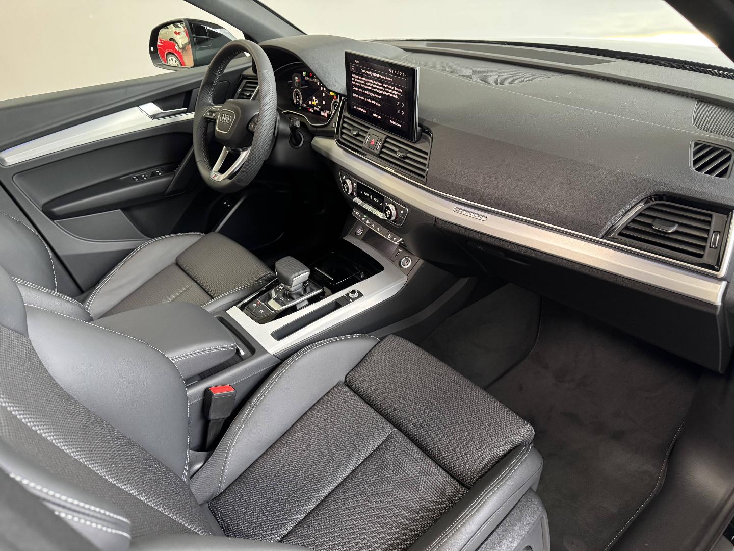 Image about Audi Q5 TFSI e S line 50 TFSI e Hybride rechargeable quattro 220 kW (299 ch) S tronic