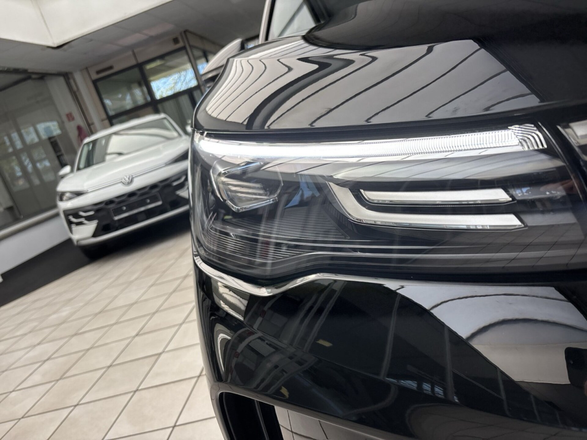 Volkswagen Tiguan Basis-Modell