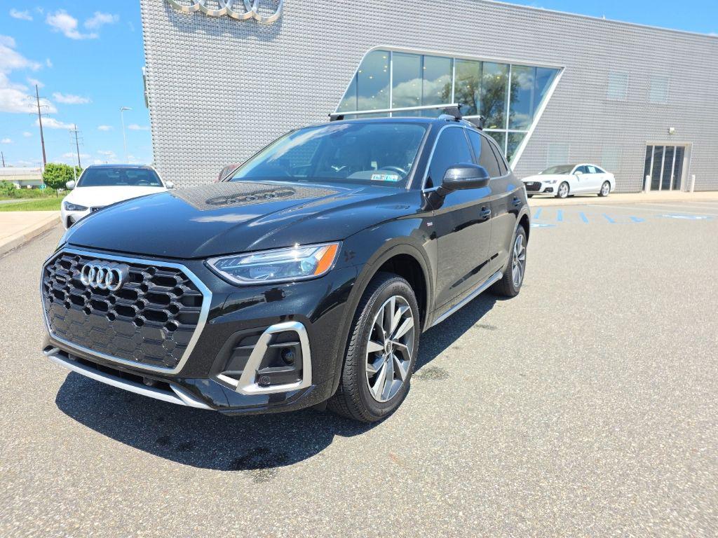 2022 Audi Q5 45 Premium's photo