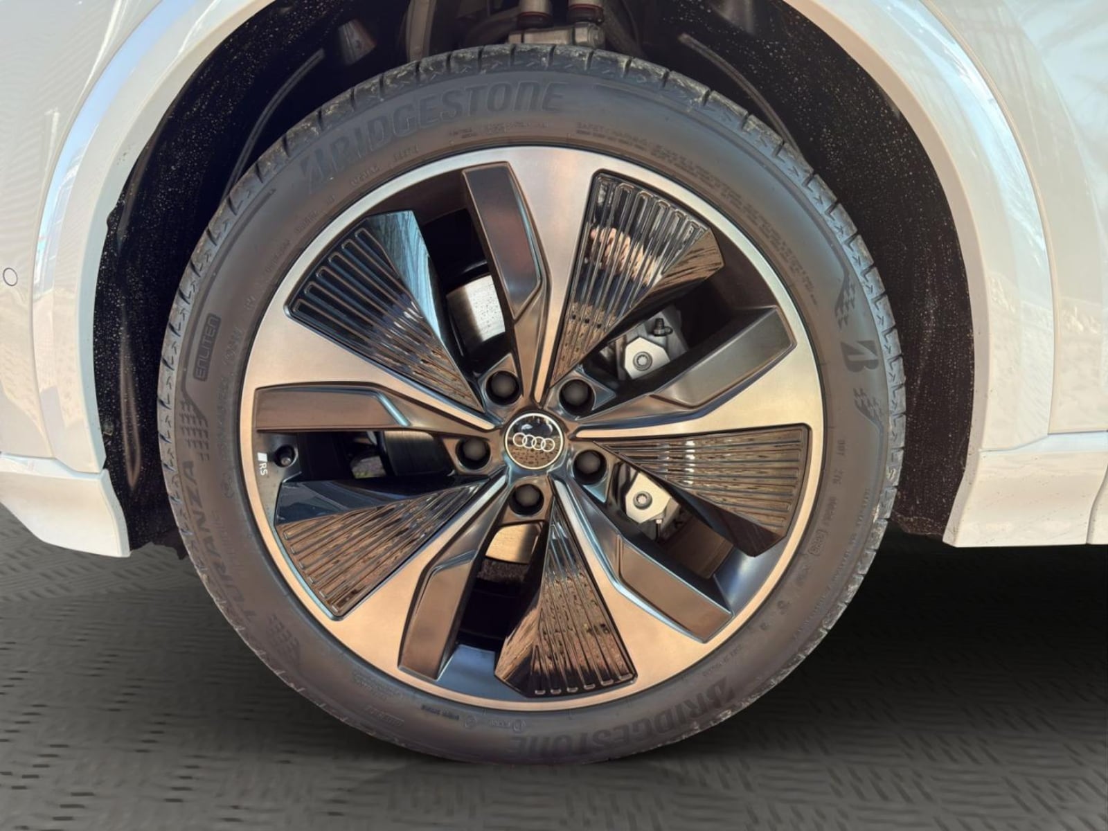 Audi Q6 e-tron – Bild 18