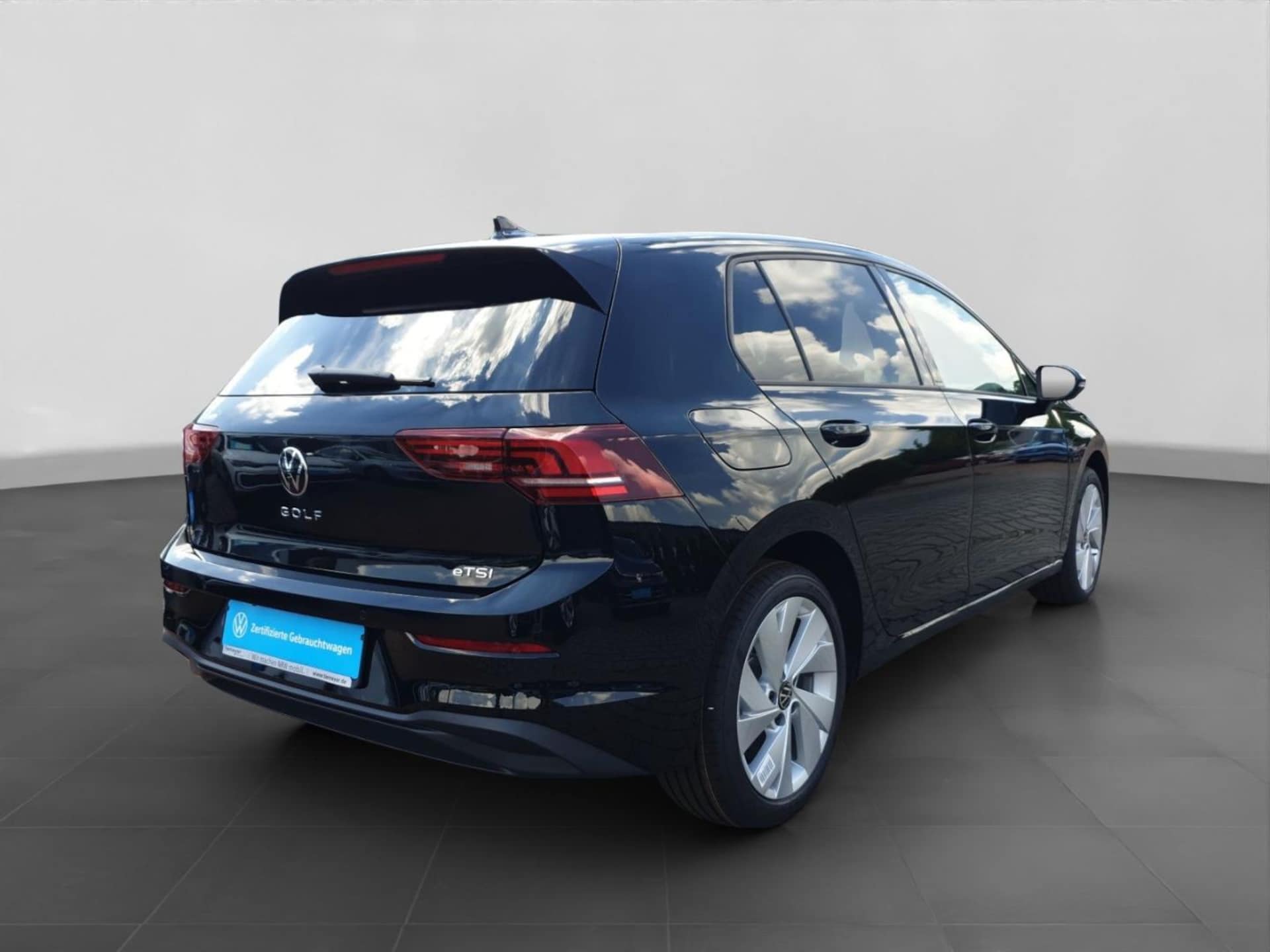 Volkswagen Golf Life