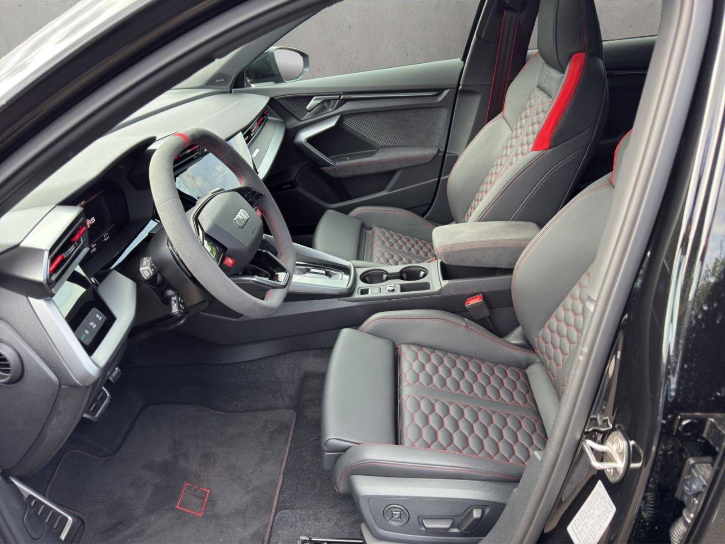 Image about Audi RS 3 Sportback TFSI quattro S tronic